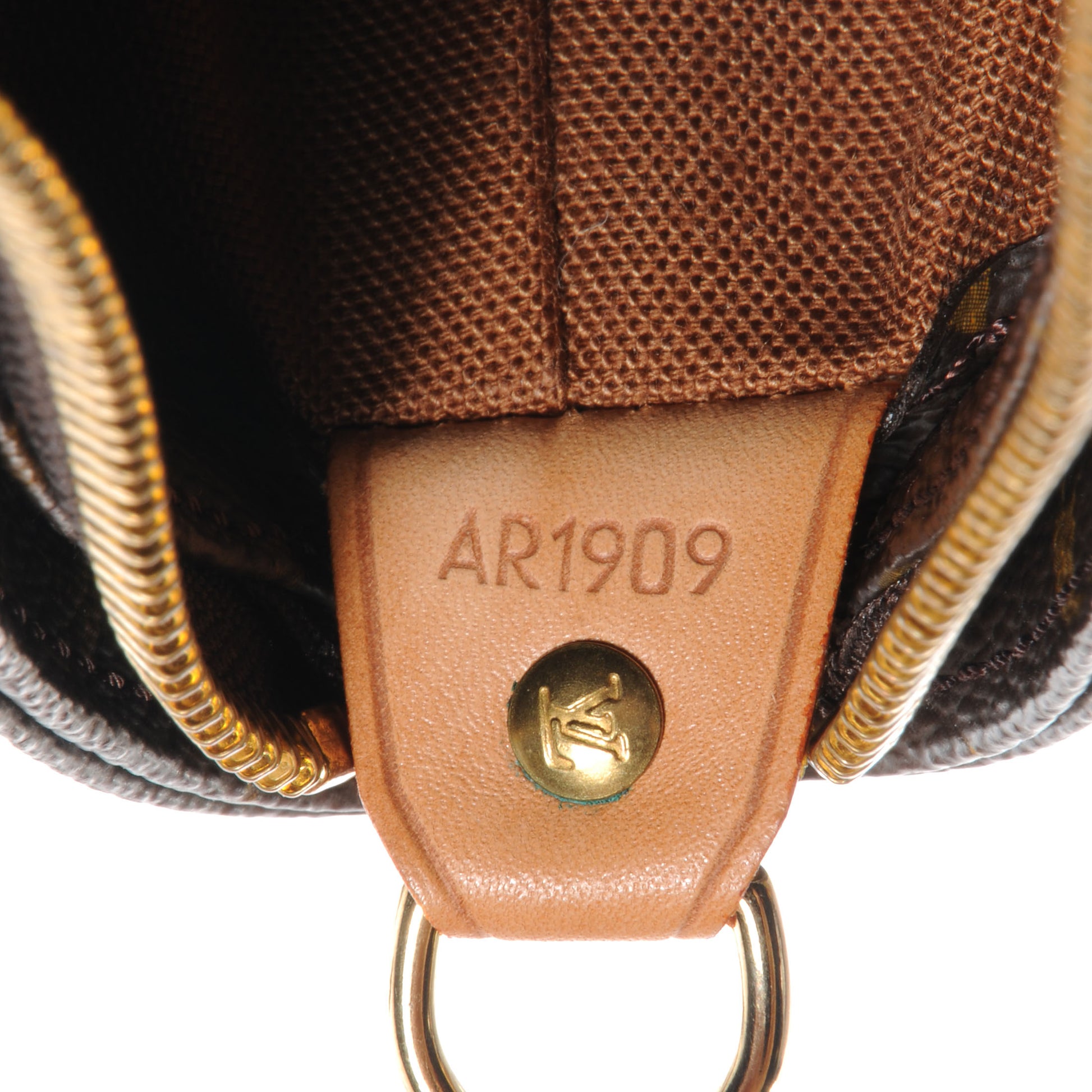Louis Vuitton Monogram Cabas Mezzo 7 of 8