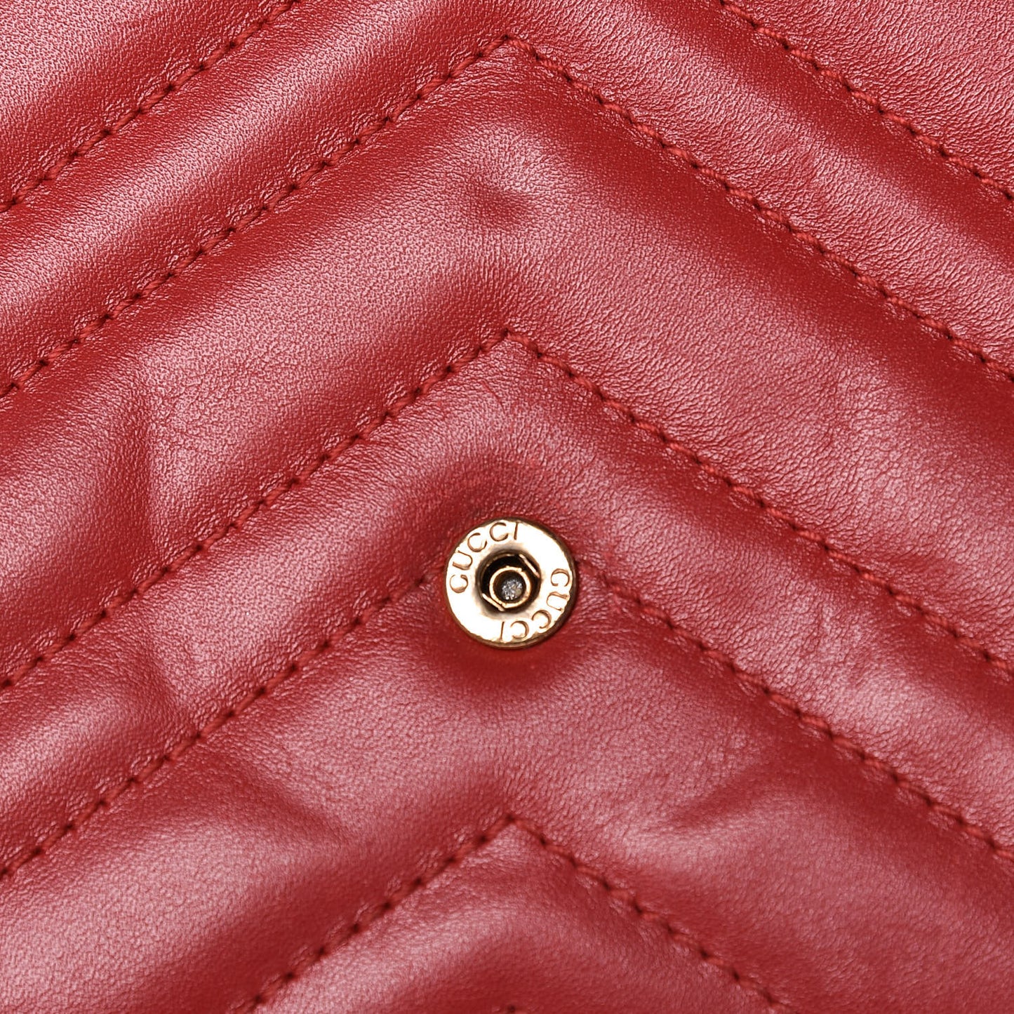 Calfskin Matelasse Mini GG Marmont Chain Wallet Hibiscus Red