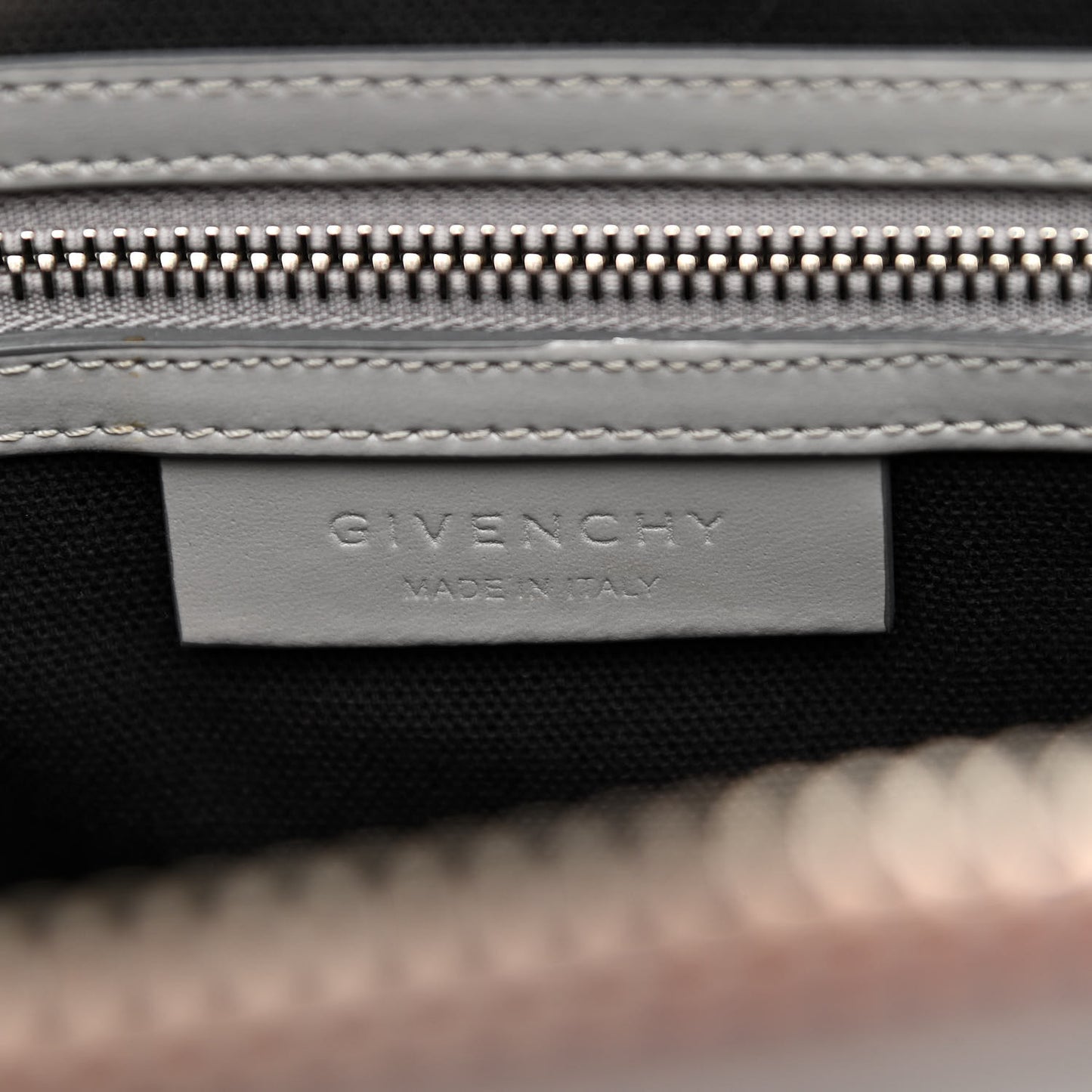 Shiny Lord Calfskin Medium Antigona Pearl Grey