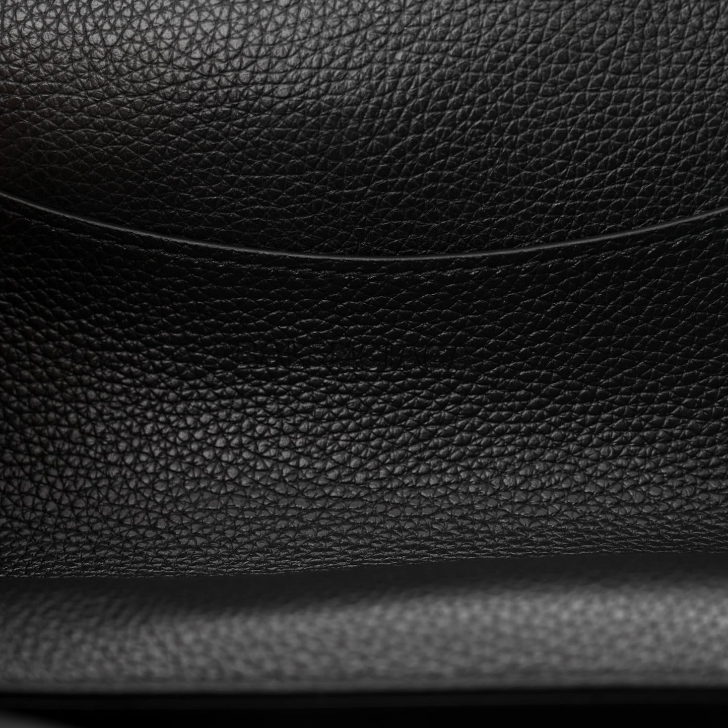 Grained Calfskin Neo Classic Black Hardware Medium City Black