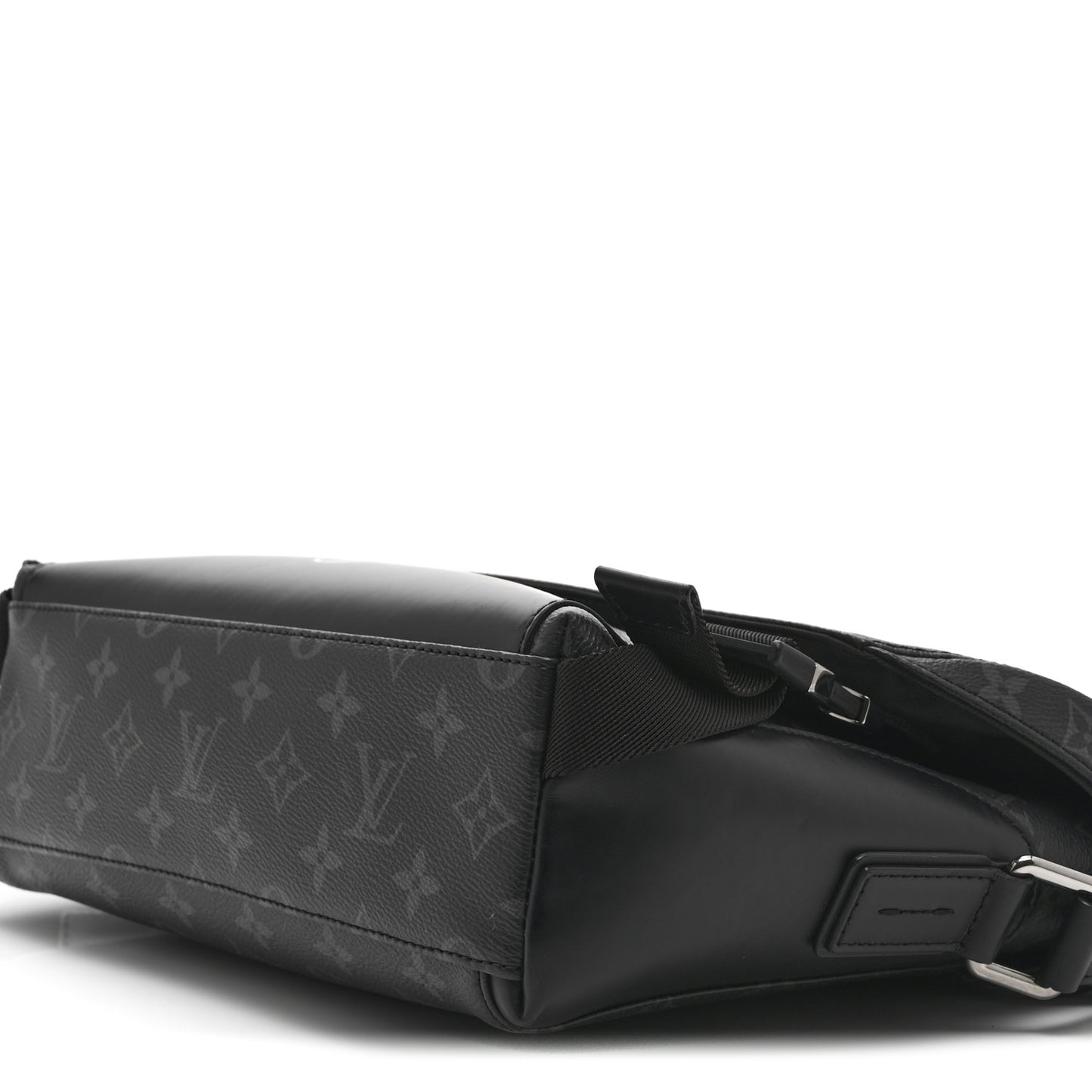Monogram Eclipse Voyager PM Messenger