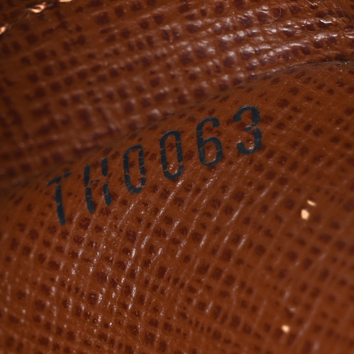 Monogram Amazone