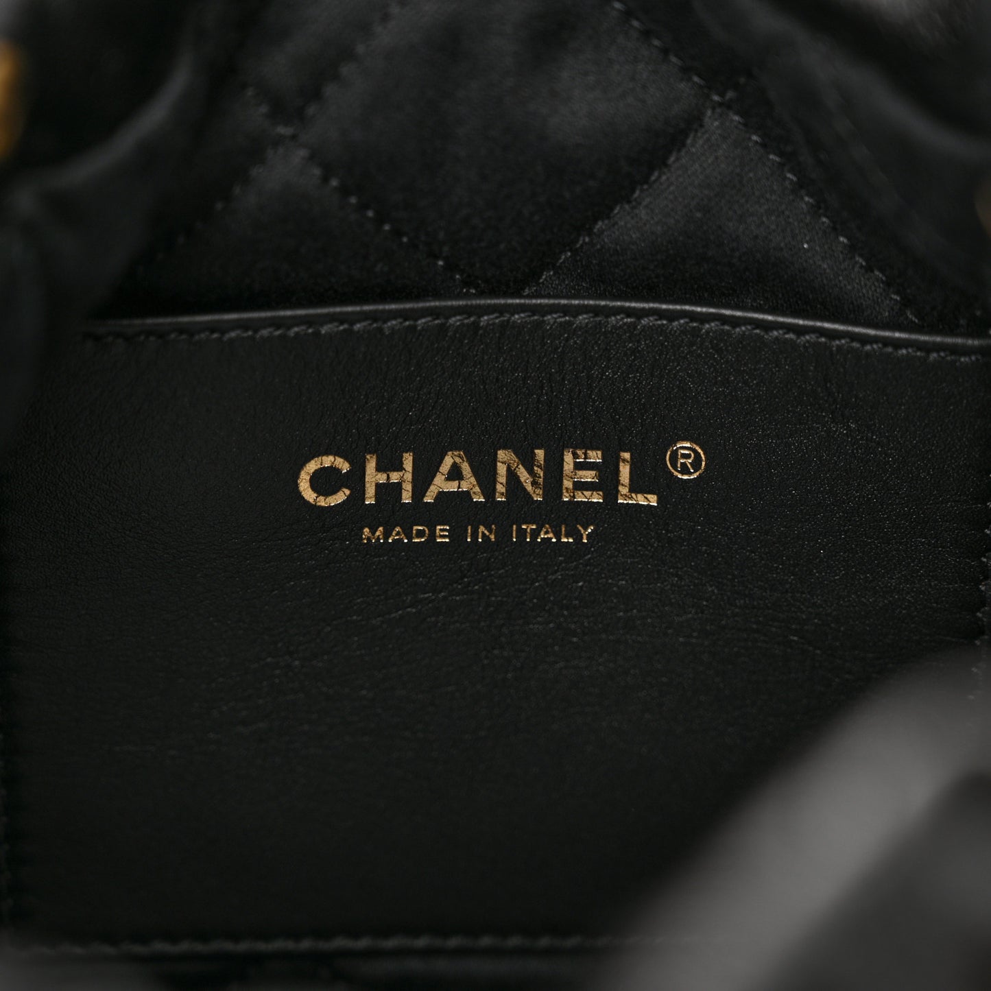 Shiny Crumpled Calfskin Quilted Pearl Mini Chanel 22 Black