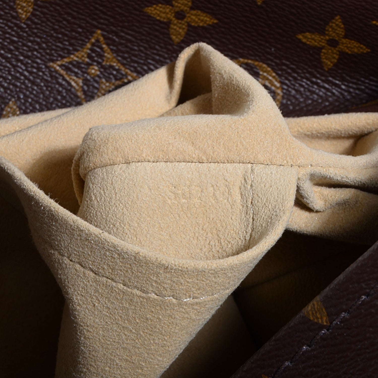Louis Vuitton Monogram Artsy MM 8 of 9