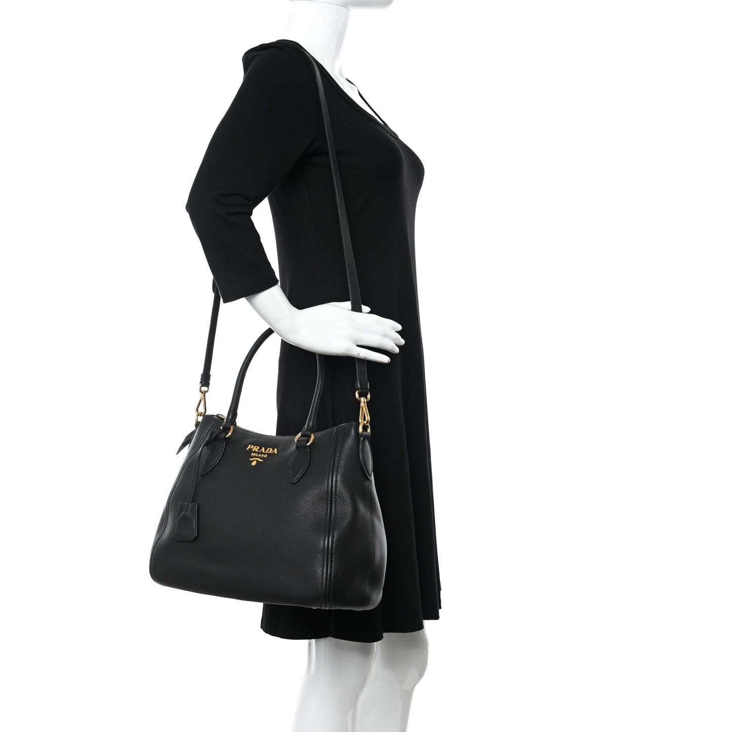 Vitello Phenix Shoulder Bag Black