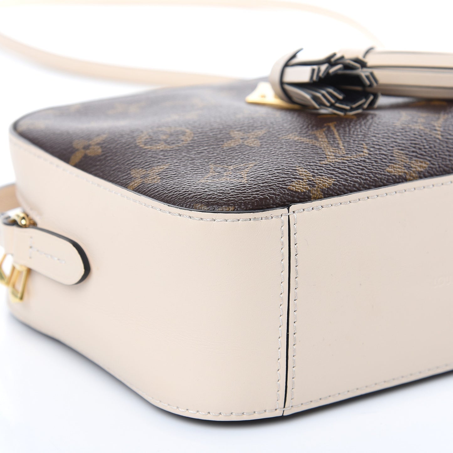 Monogram Saintonge Creme