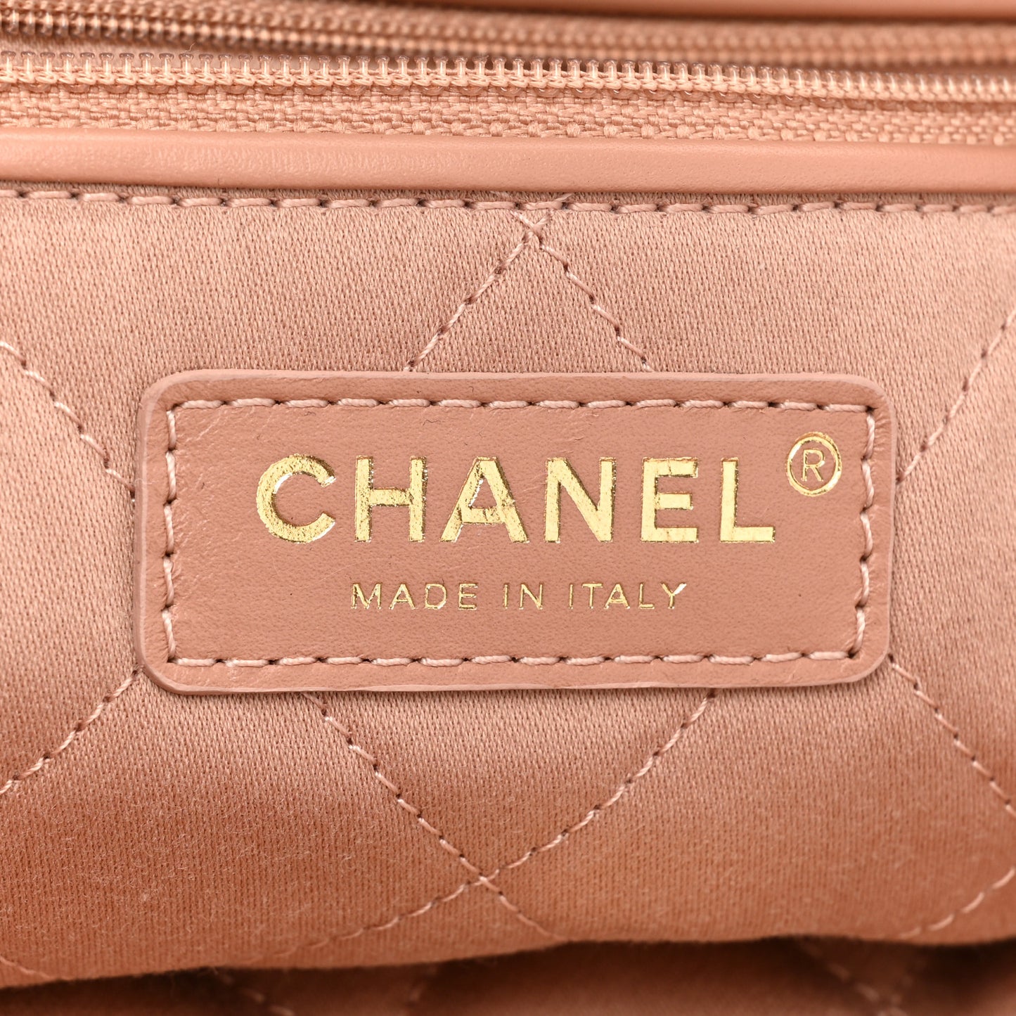 Metallic Calfskin Quilted Chanel 22 Pink