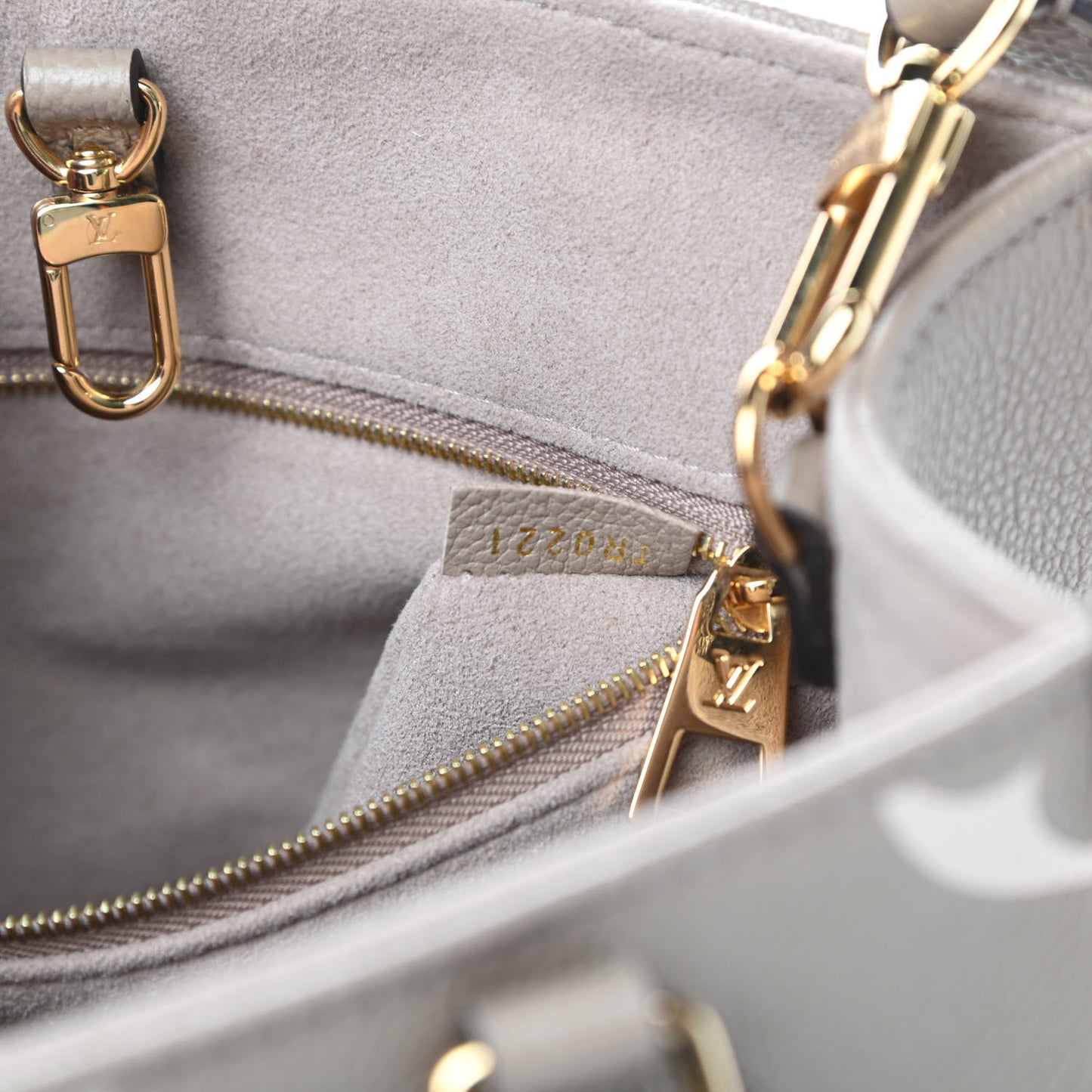 Empreinte Monogram Giant Onthego PM Tourterelle Creme