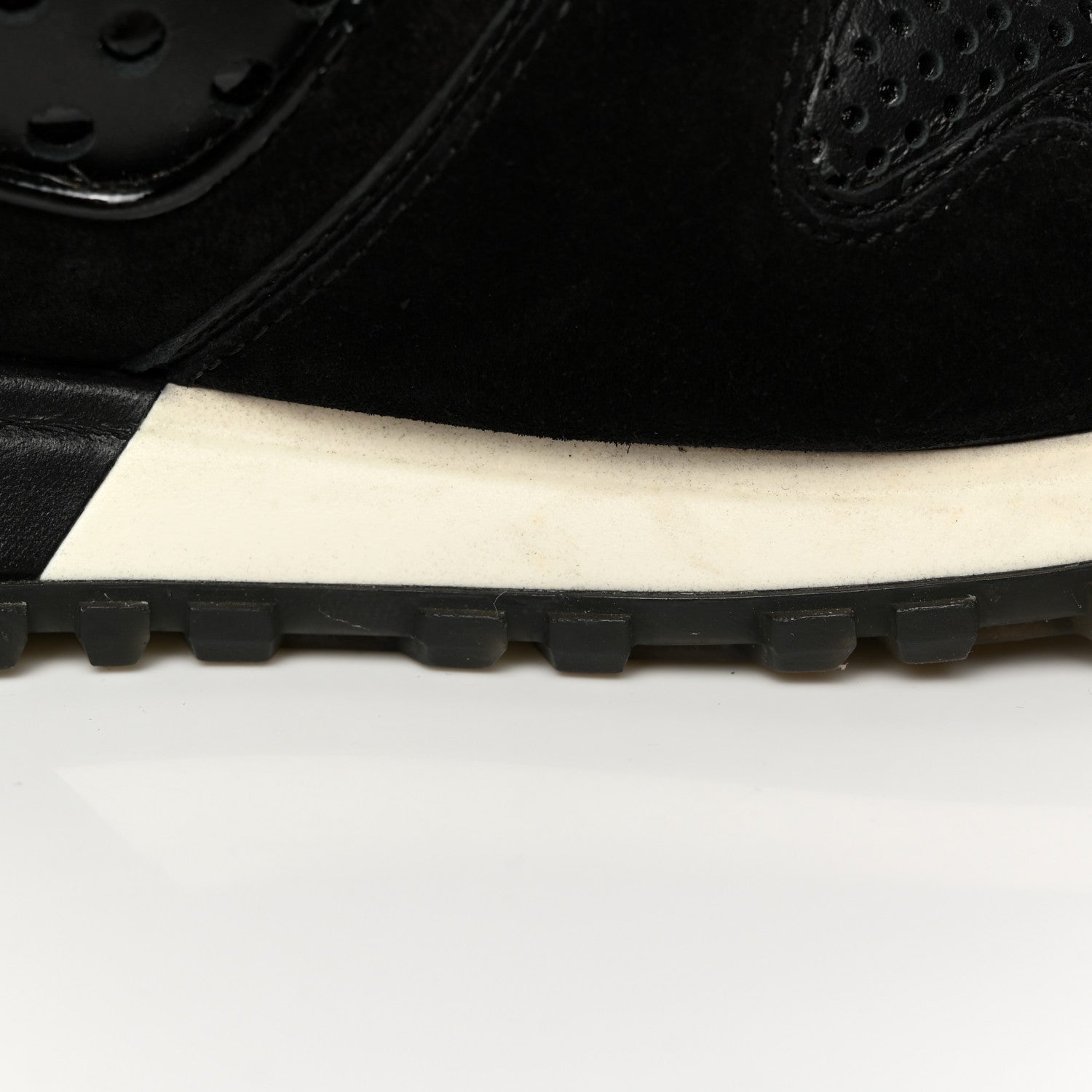Louis Vuitton Nubuck Calfskin Perforated Run Away Sneakers 38.5 Black 13 of 16