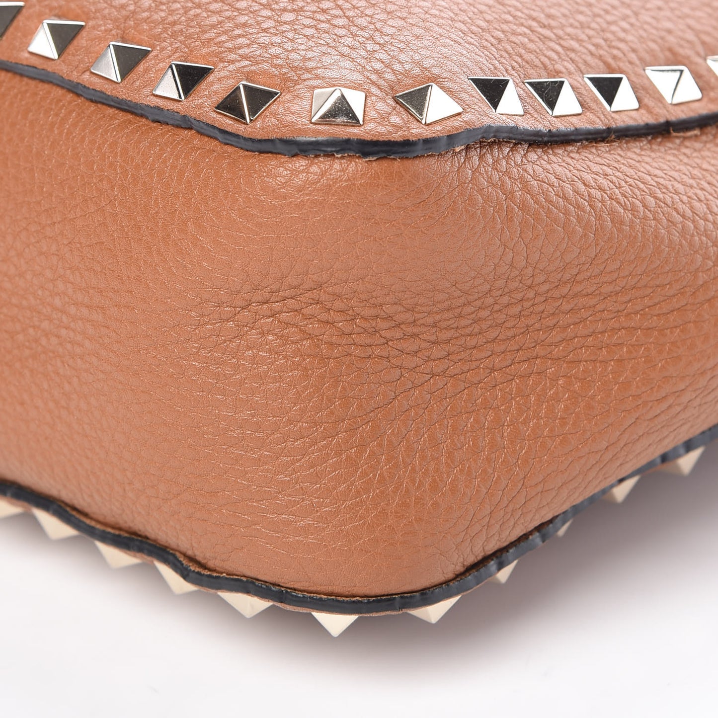Pebbled Calfskin Small Rockstud Flip-Lock Messenger Bag Light Cuir
