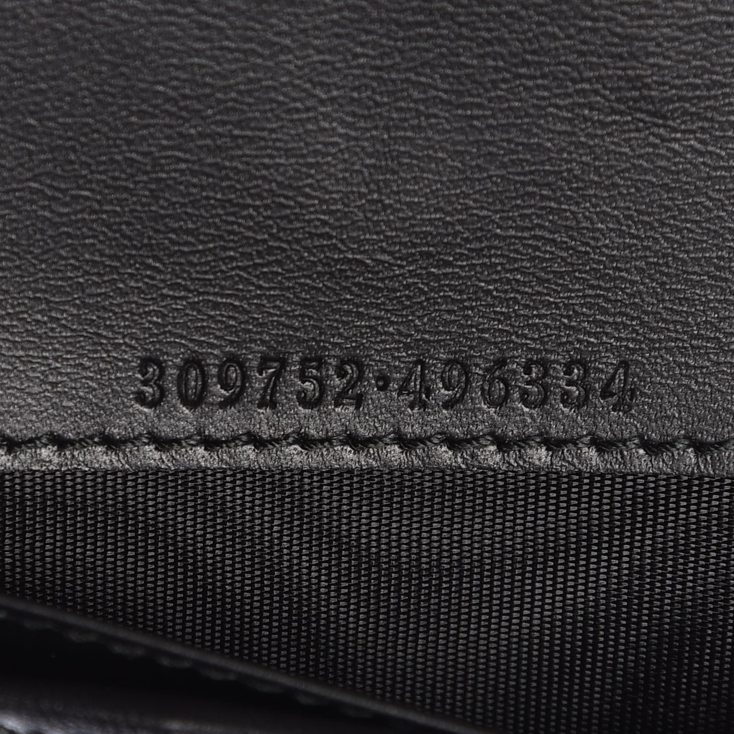 Calfskin Interlocking G Chain Wallet Black