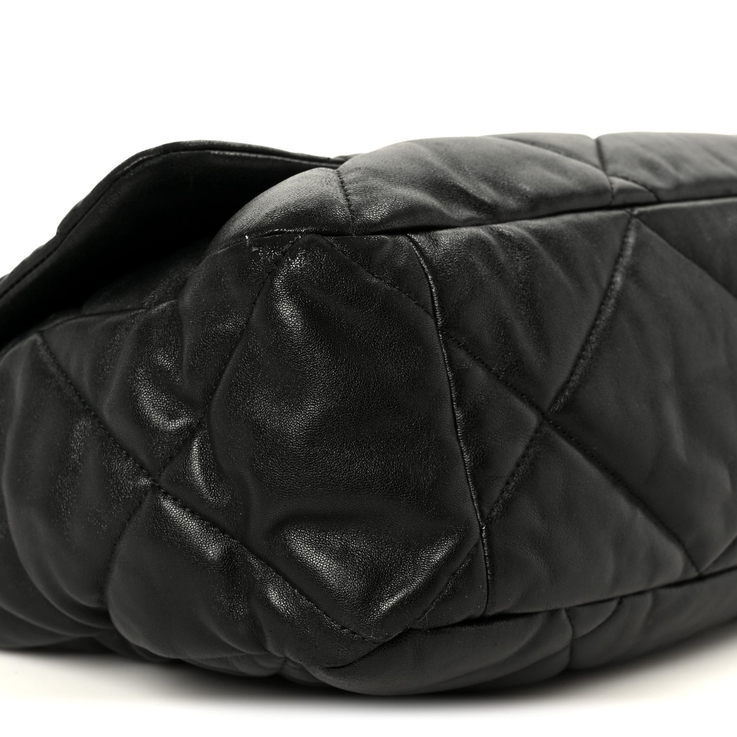 Lambskin Quilted Maxi Chanel 19 Flap Black