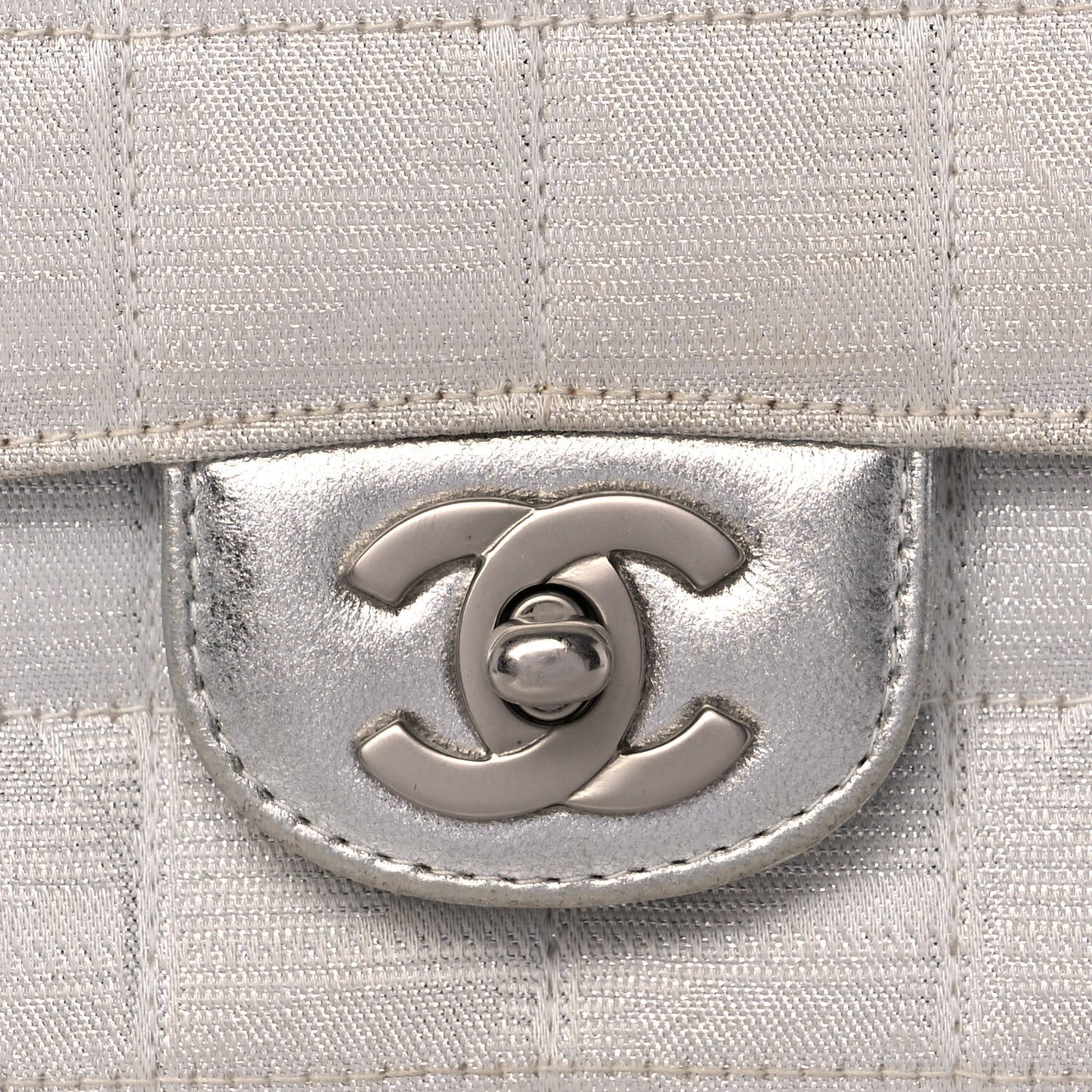 Metallic Nylon Medium Travel Flap Light Silver