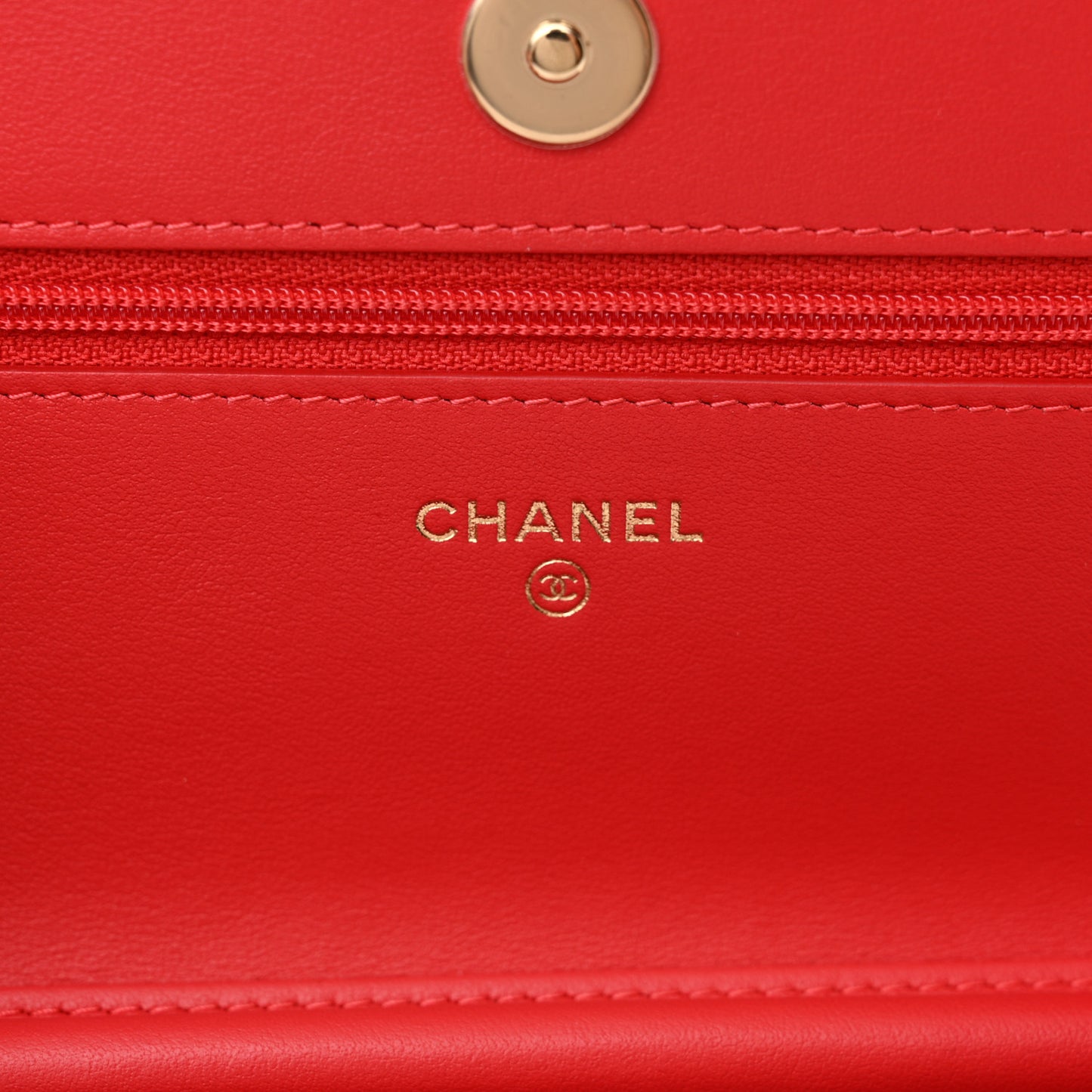 Caviar Quilted CC Filigree Wallet On Chain WOC Red