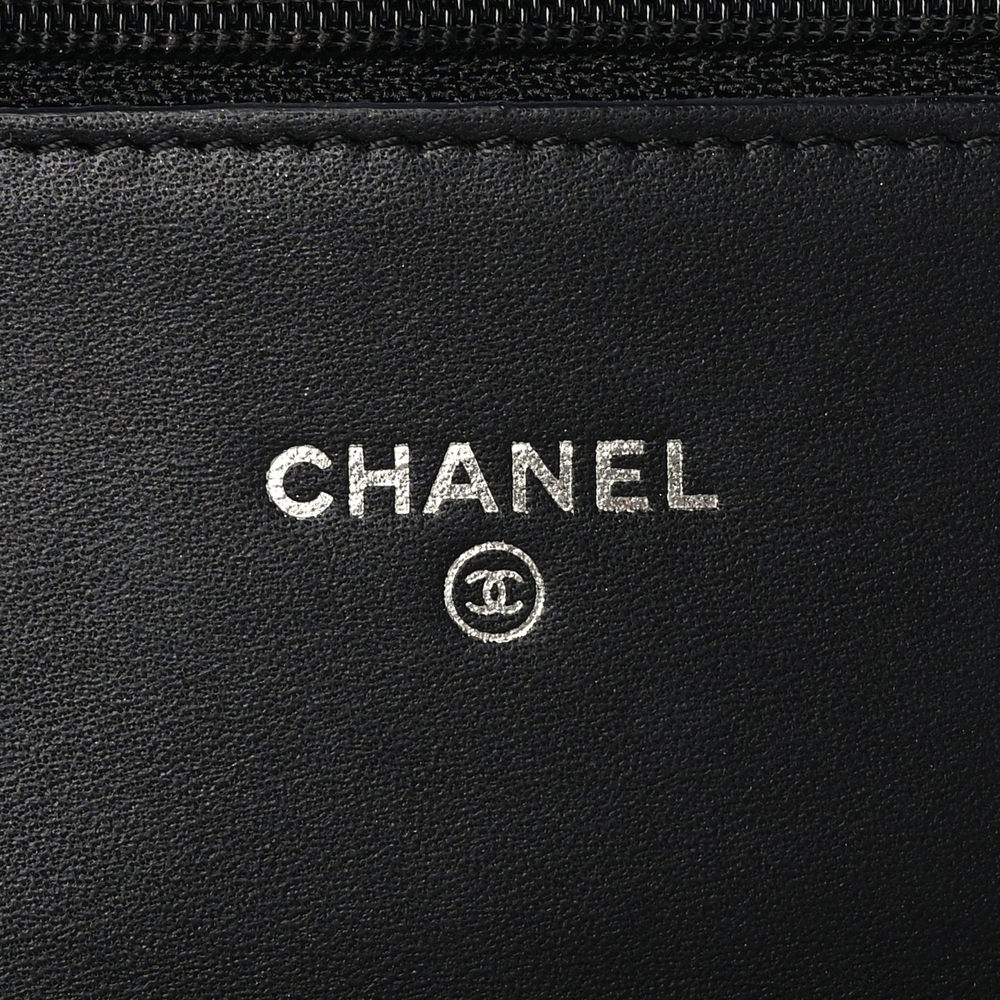 Patent Quilted Brilliant Wallet On Chain WOC Black