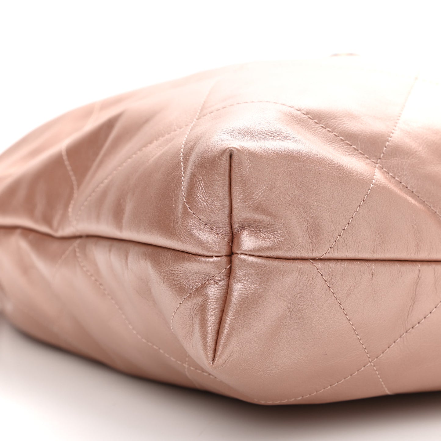 Metallic Calfskin Quilted Chanel 22 Pink