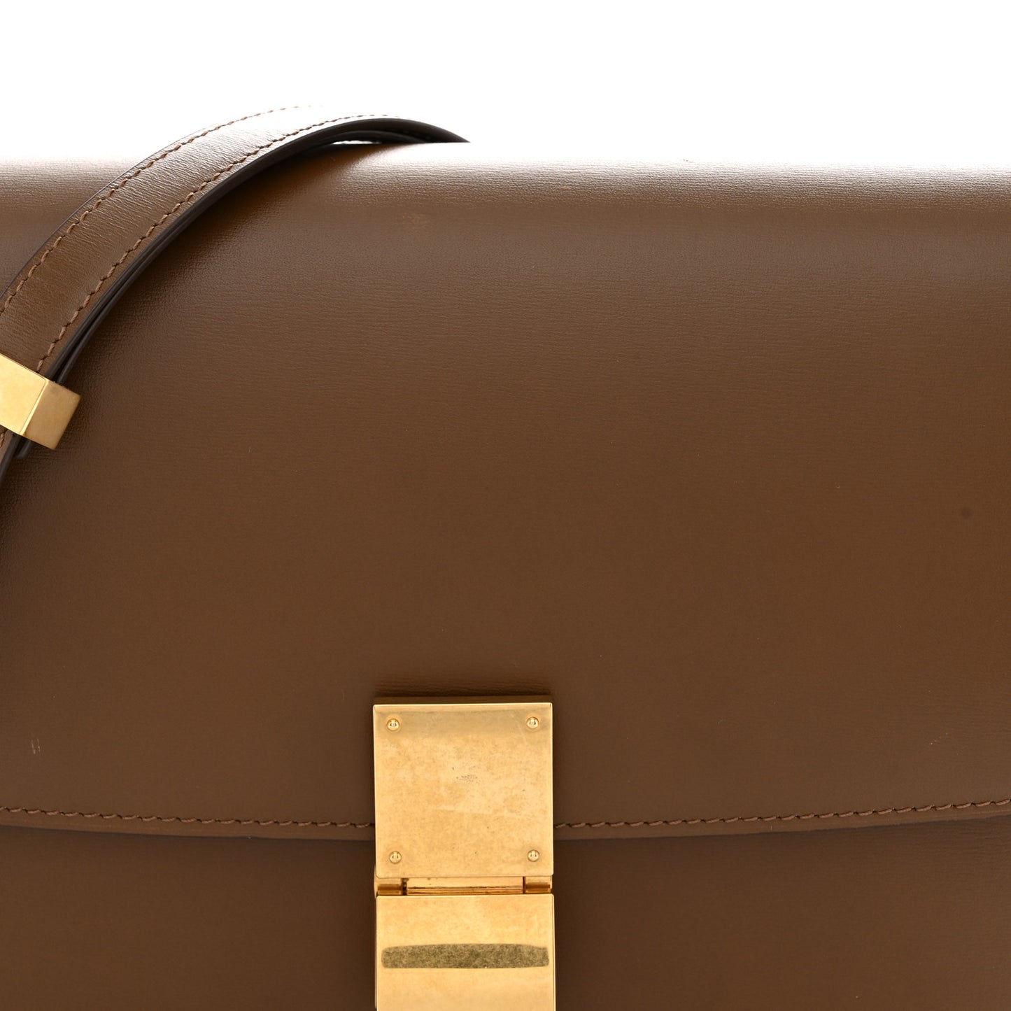 Box Calfskin Medium Classic Box Flap Bag Camel