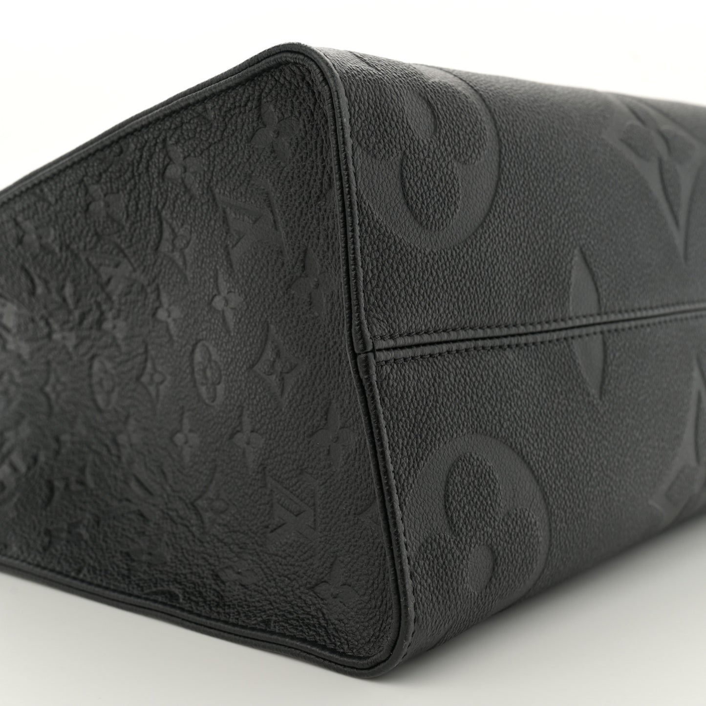 Empreinte Monogram Giant OnTheGo MM Black