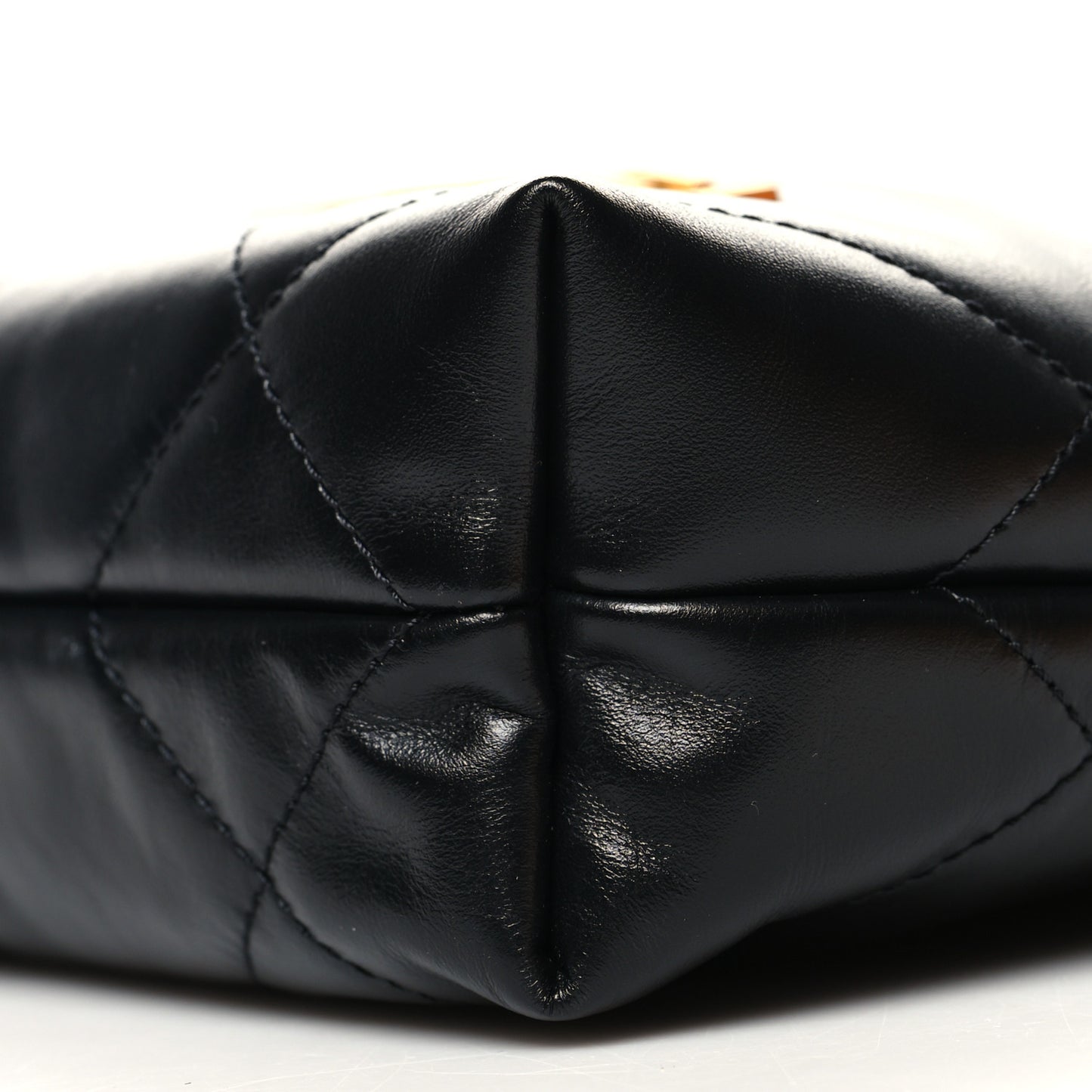 Shiny Calfskin Quilted Mini Chanel 22 Black