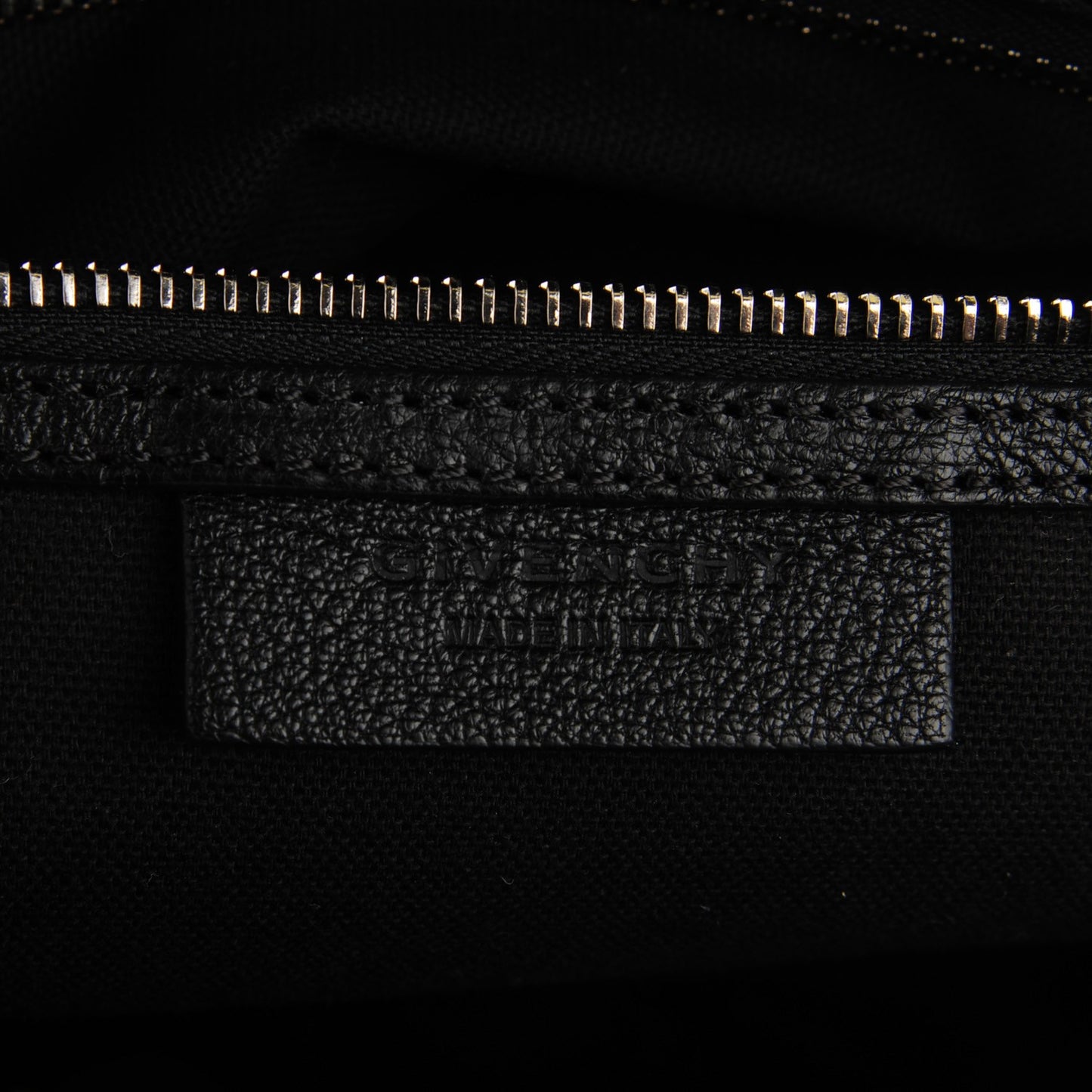 Sugar Goatskin Medium Antigona Black