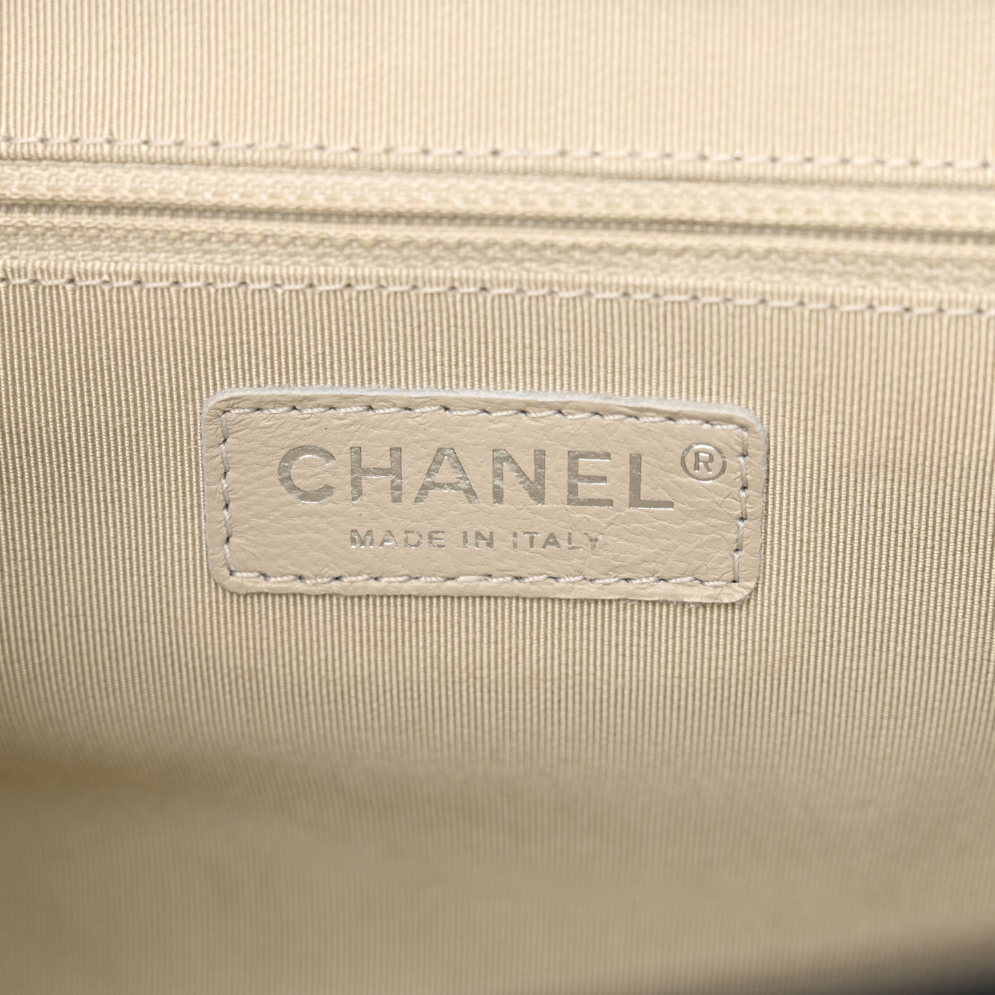 Washed Lambskin Quilted Medium Chain Around Messenger Black