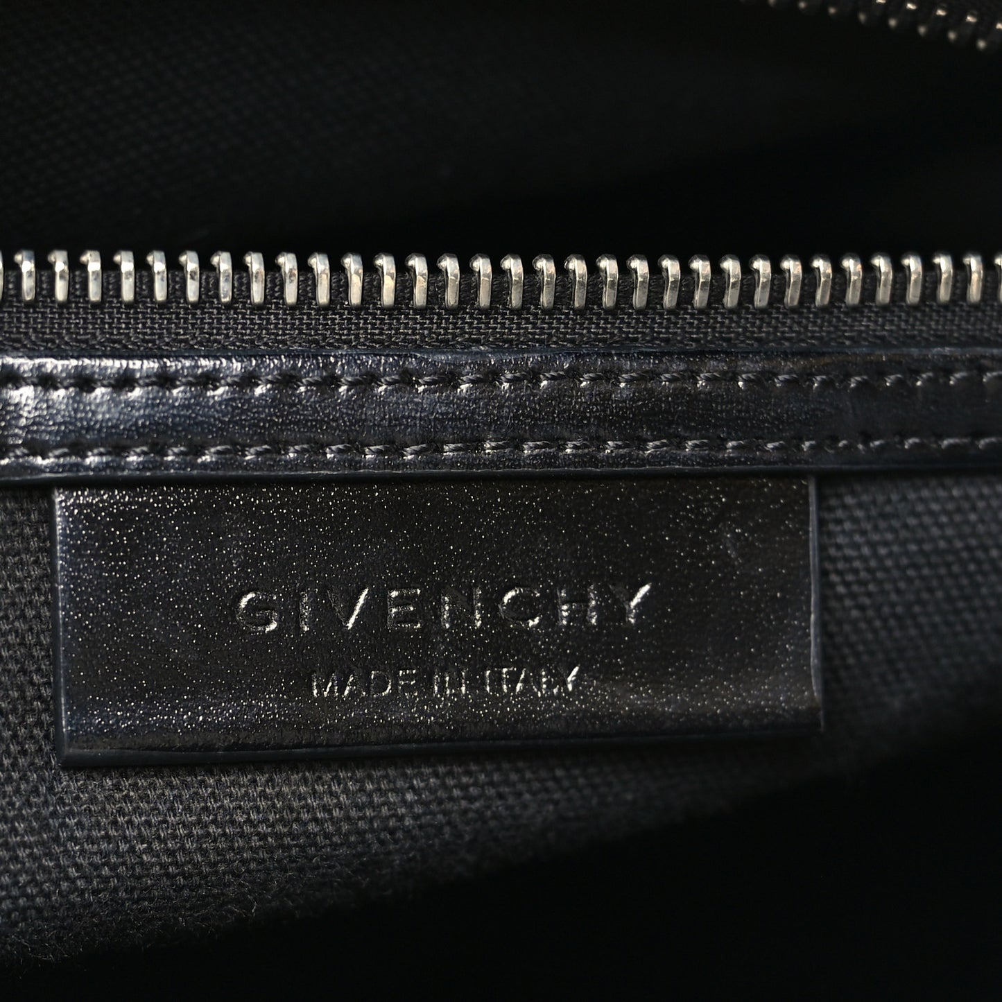 Shiny Lord Calfskin Large Antigona Black