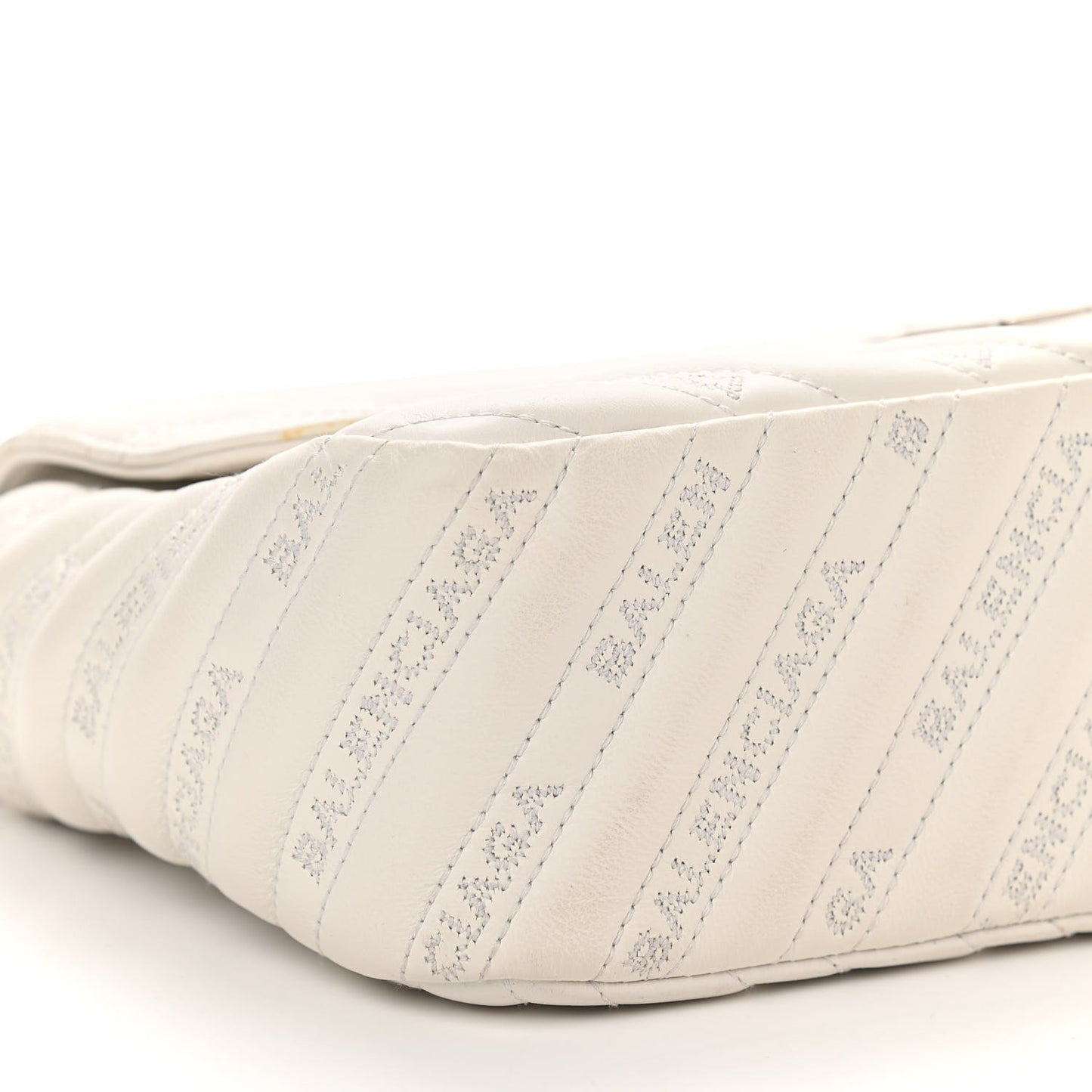 Calfskin Logo Matelasse M BB Chain Shoulder Bag Blanc Neige