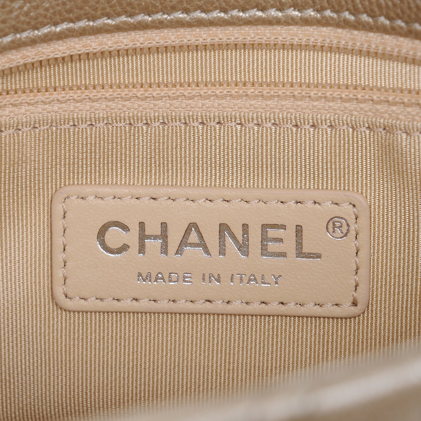Metallic Calfskin Studded Chevron Quilted Wars Flap Gold