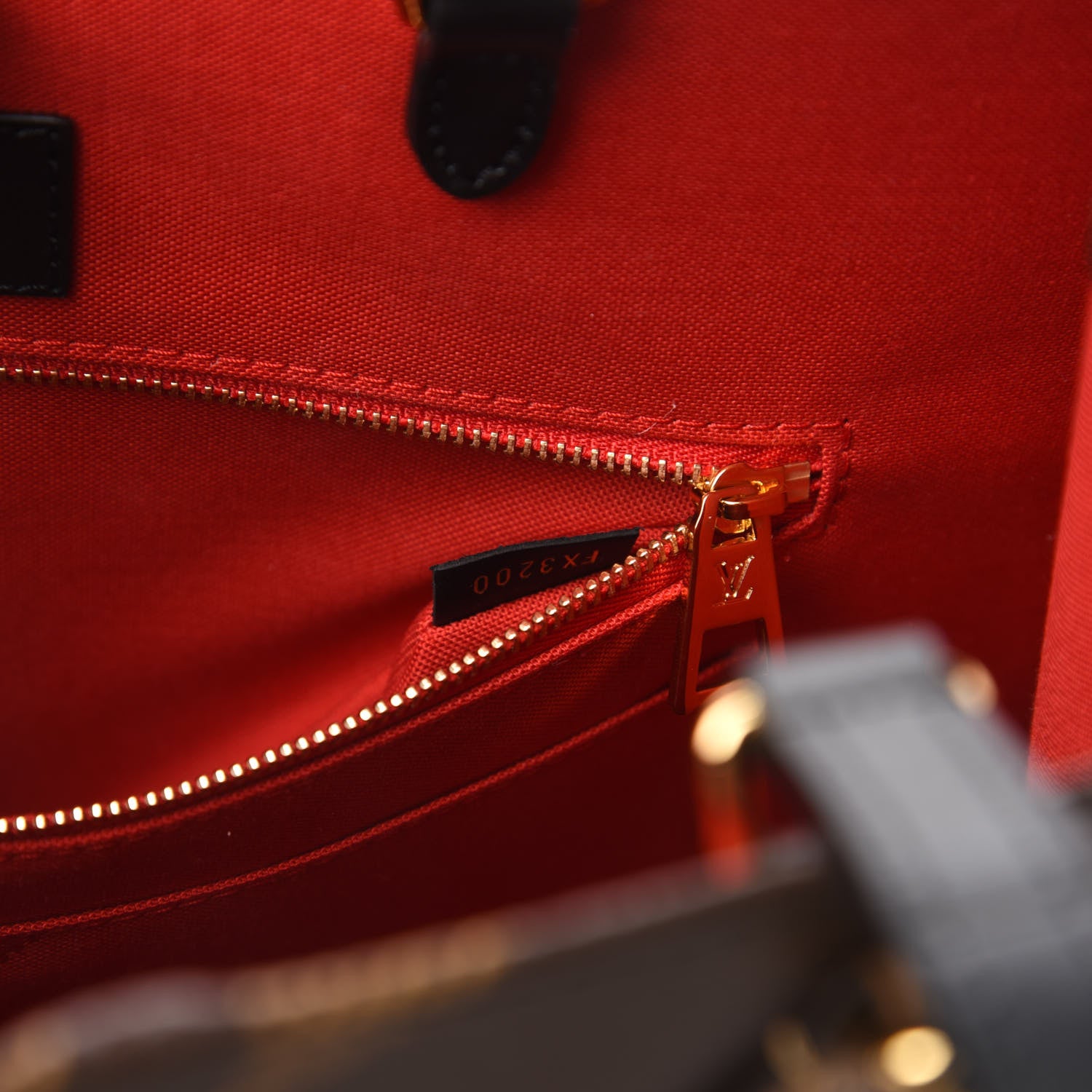 Louis Vuitton Reverse Monogram Giant Onthego MM 9 of 10