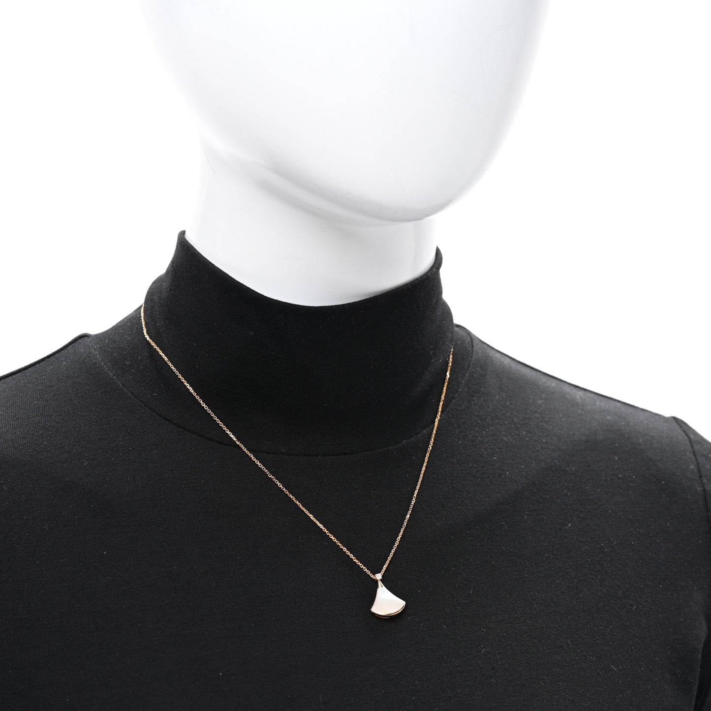 18K Yellow Gold Diamond Mother of Pearl Small Divas' Dream Pendant Necklace