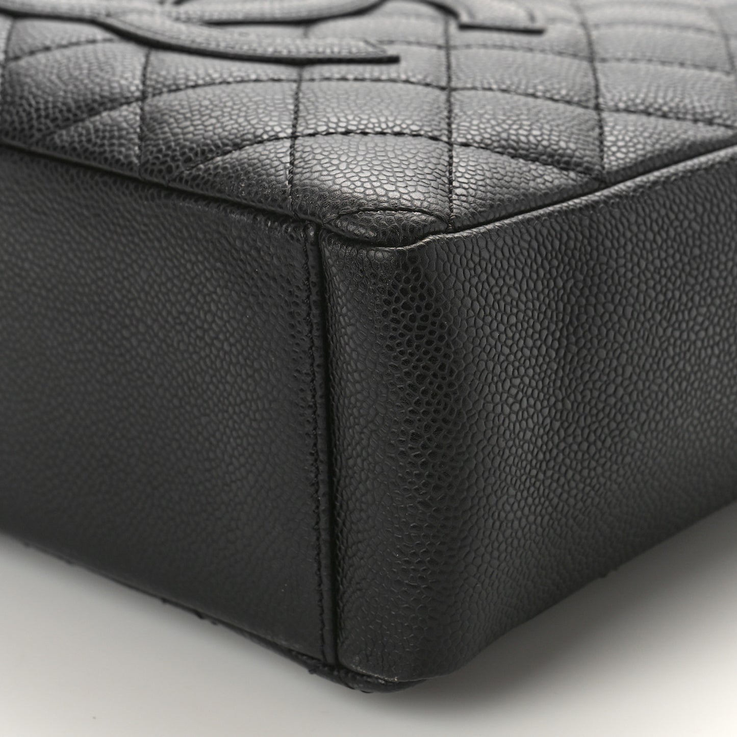 Caviar Quilted Petit Shopping Tote PST Black