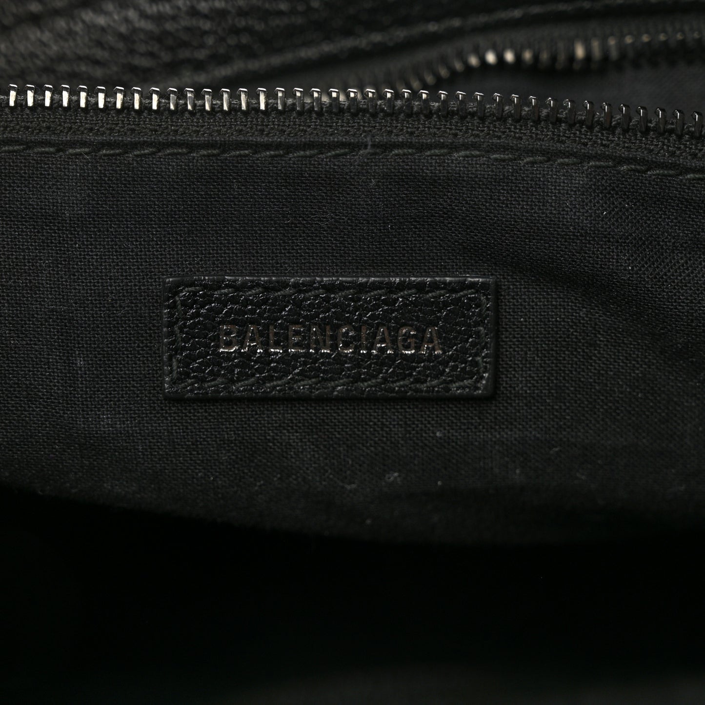 Chevre Black Metallic Edge Hardware S City Black