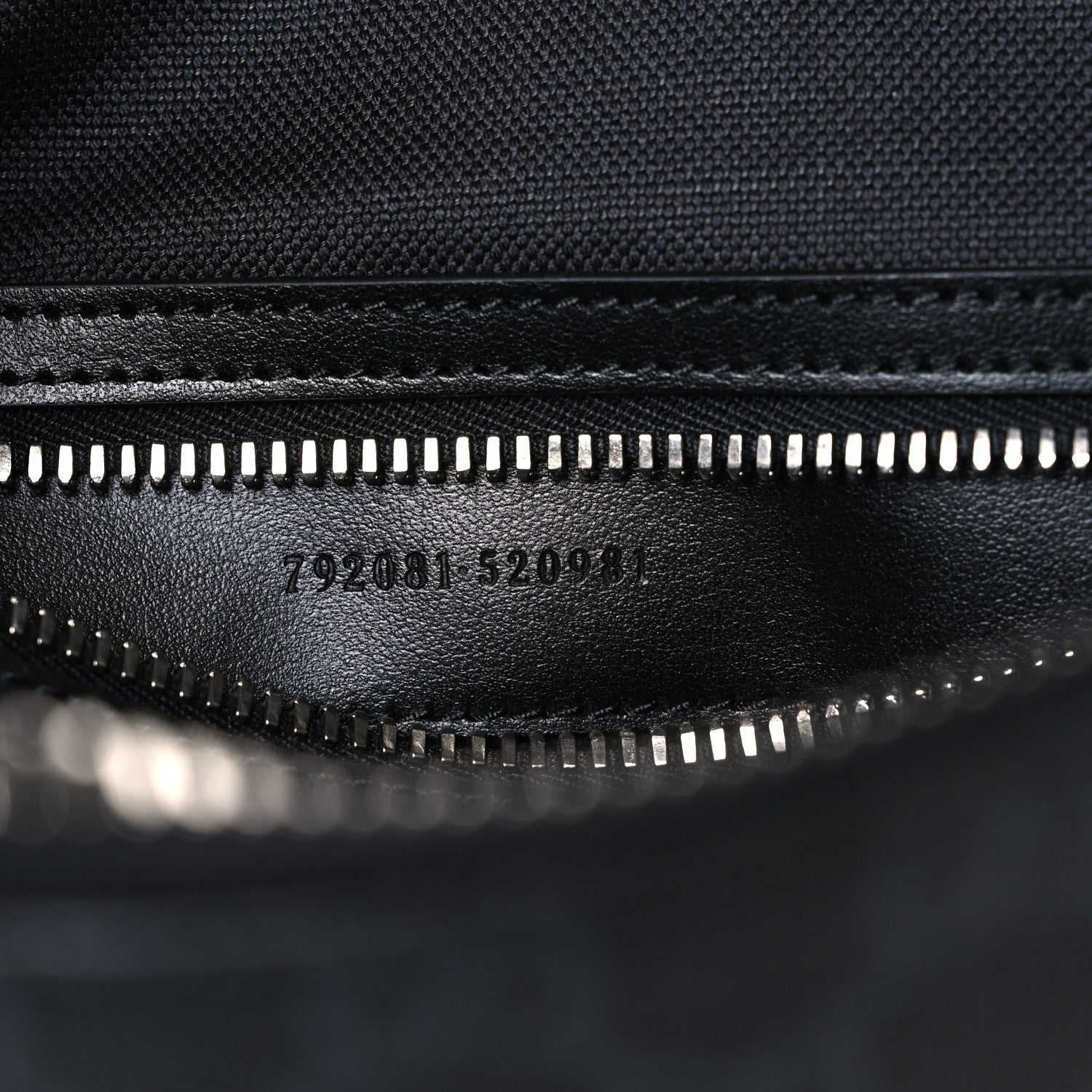 Gucci GG Supreme Monogram Messenger Bag Black Grey 7 of 10