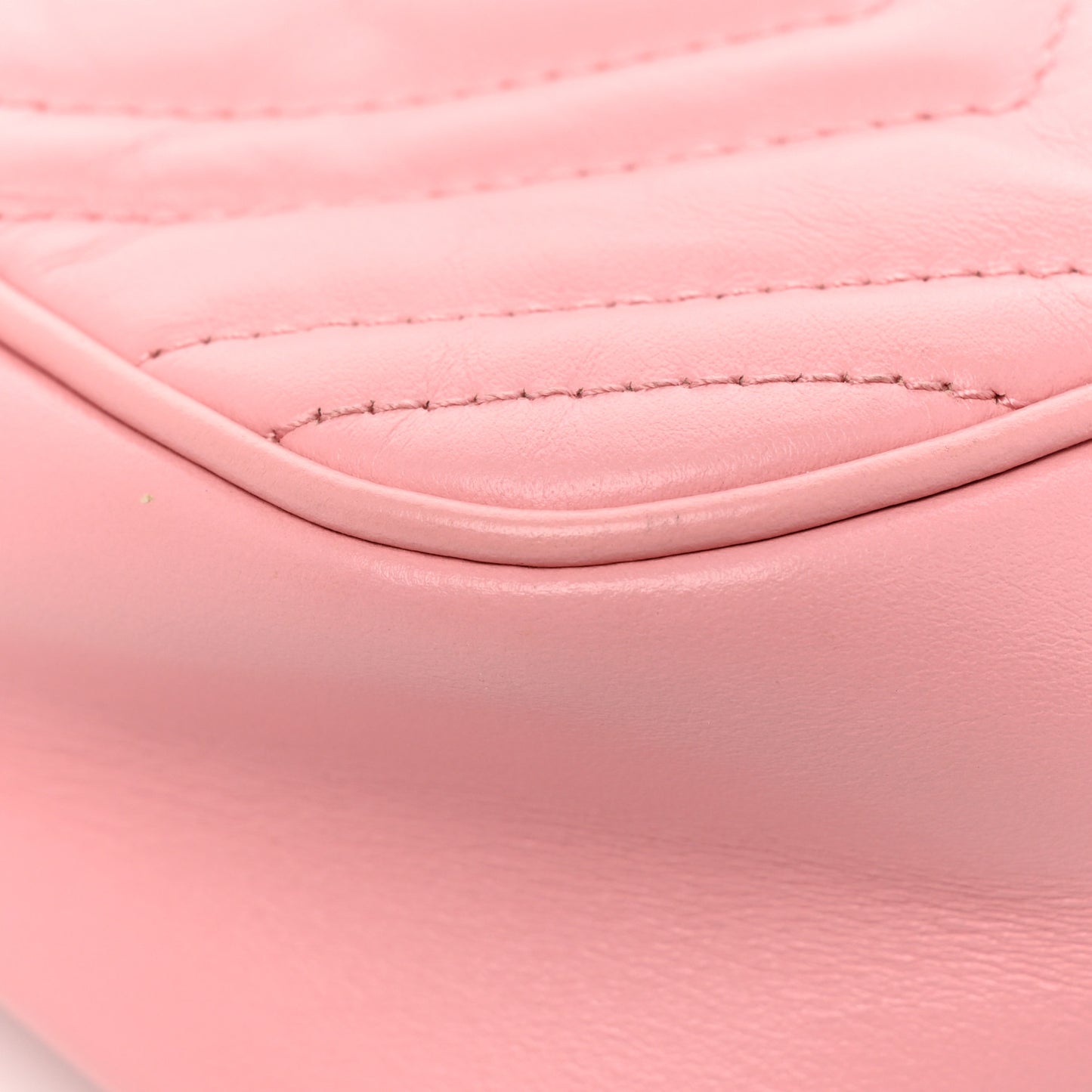 Calfskin Matelasse Small GG Marmont Chain Shoulder Bag Wild Rose