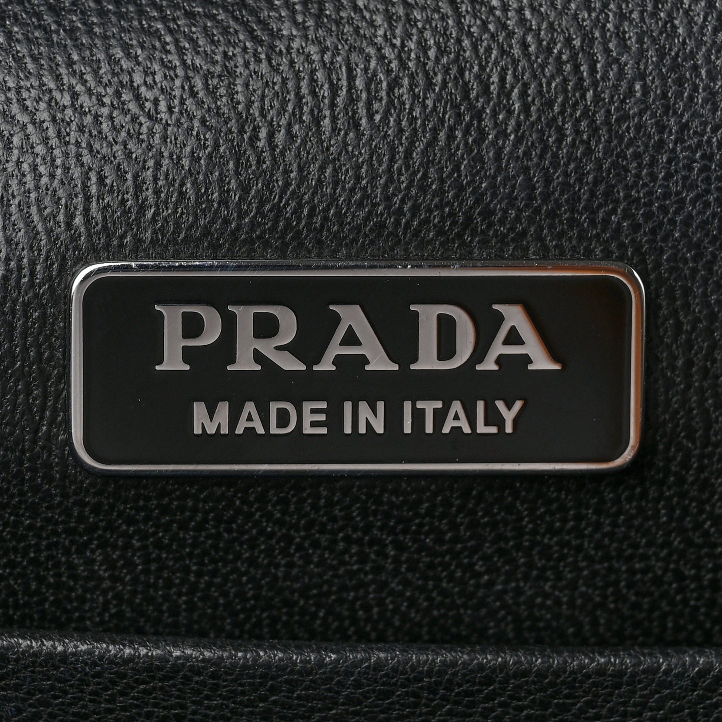 Metallic Vitello Saffiano Cahier Bag Ferro Black