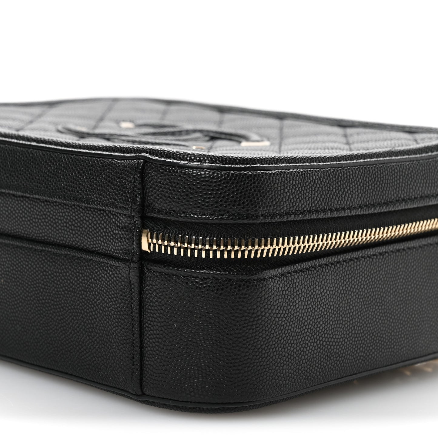 Caviar Quilted Medium CC Filigree Vanity Case Black