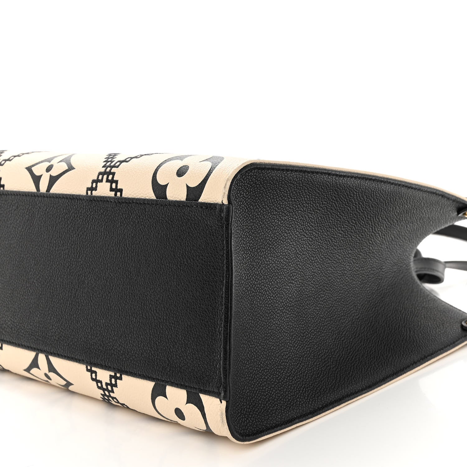 Louis Vuitton Empreinte Monogram Giant Broderies Onthego MM Cream Black 9 of 9