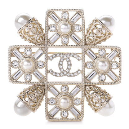 Chanel Pearl Baguette Crystal Sparkling Pearls CC Brooch White Light Gold 1 of 4