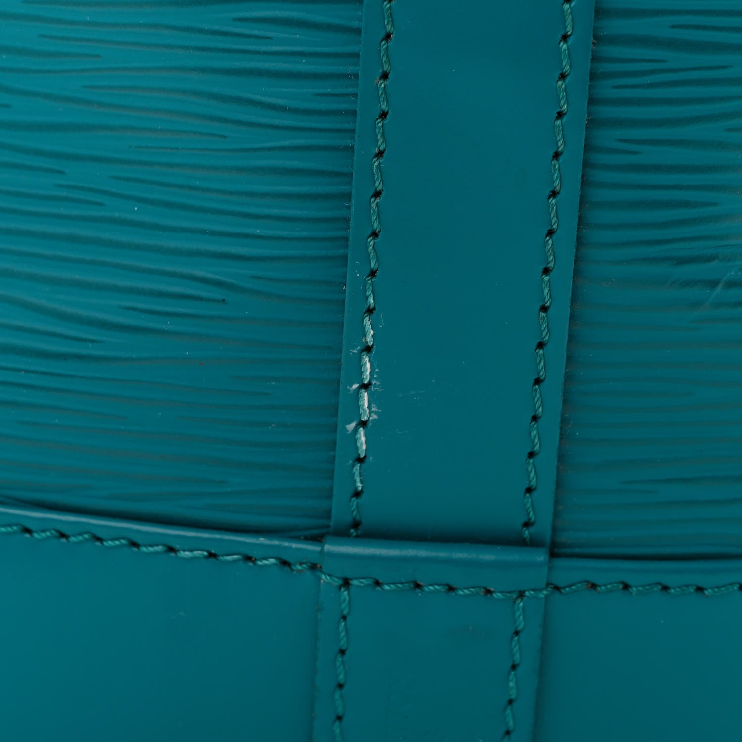 Louis Vuitton Epi Noe Cyan 13 of 13