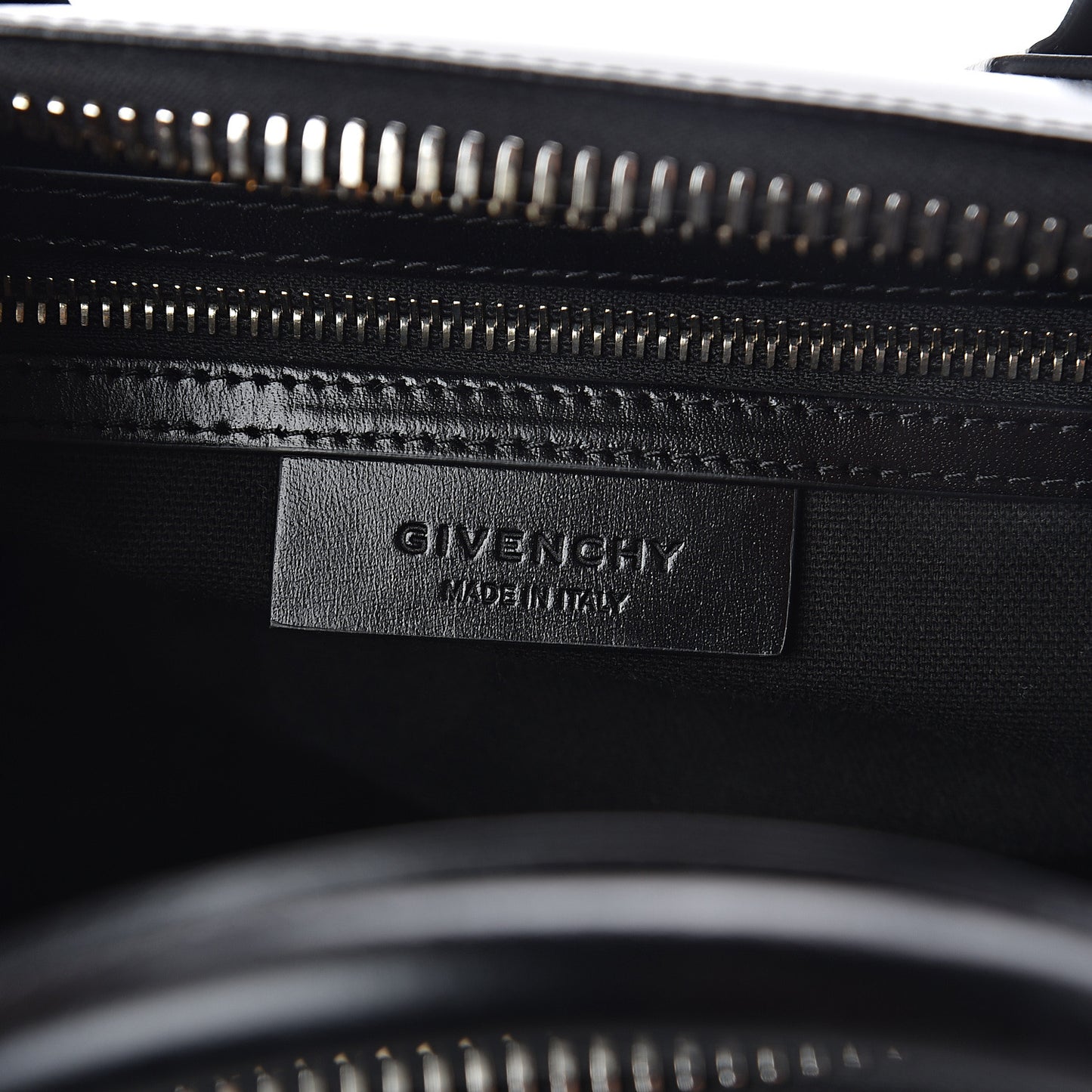 Shiny Lord Calfskin Medium Antigona Black