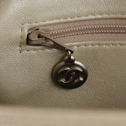 Chanel Caviar Quilted Medallion Tote Pearl 8 of 9