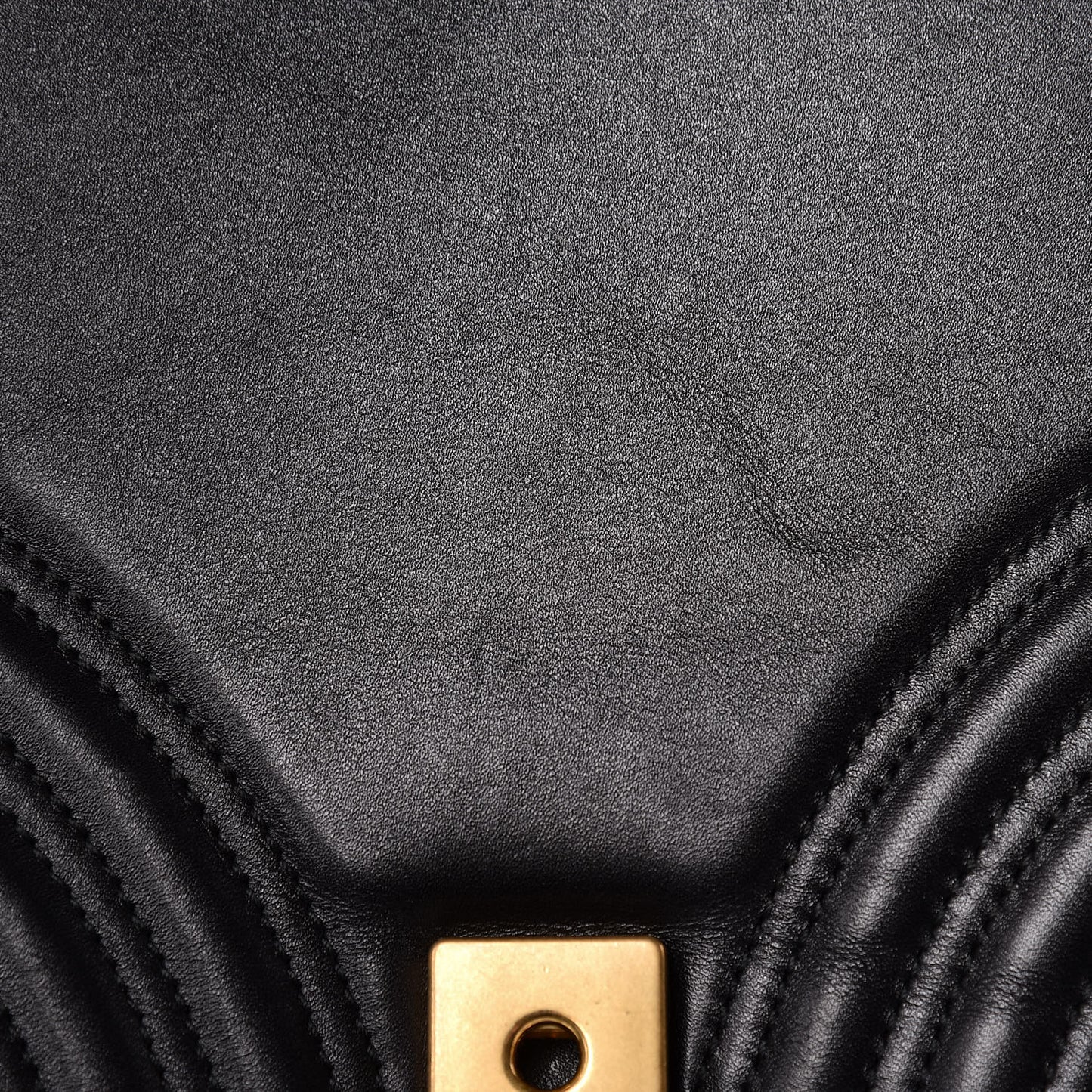 Calfskin Matelasse Medium GG Marmont Shoulder Bag Black