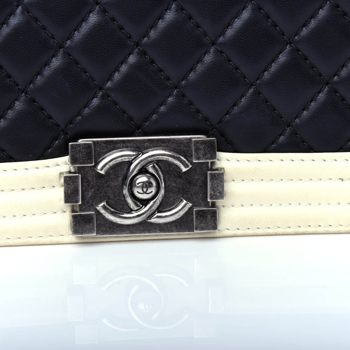 Lambskin Quilted Large Boy Flap Black White
