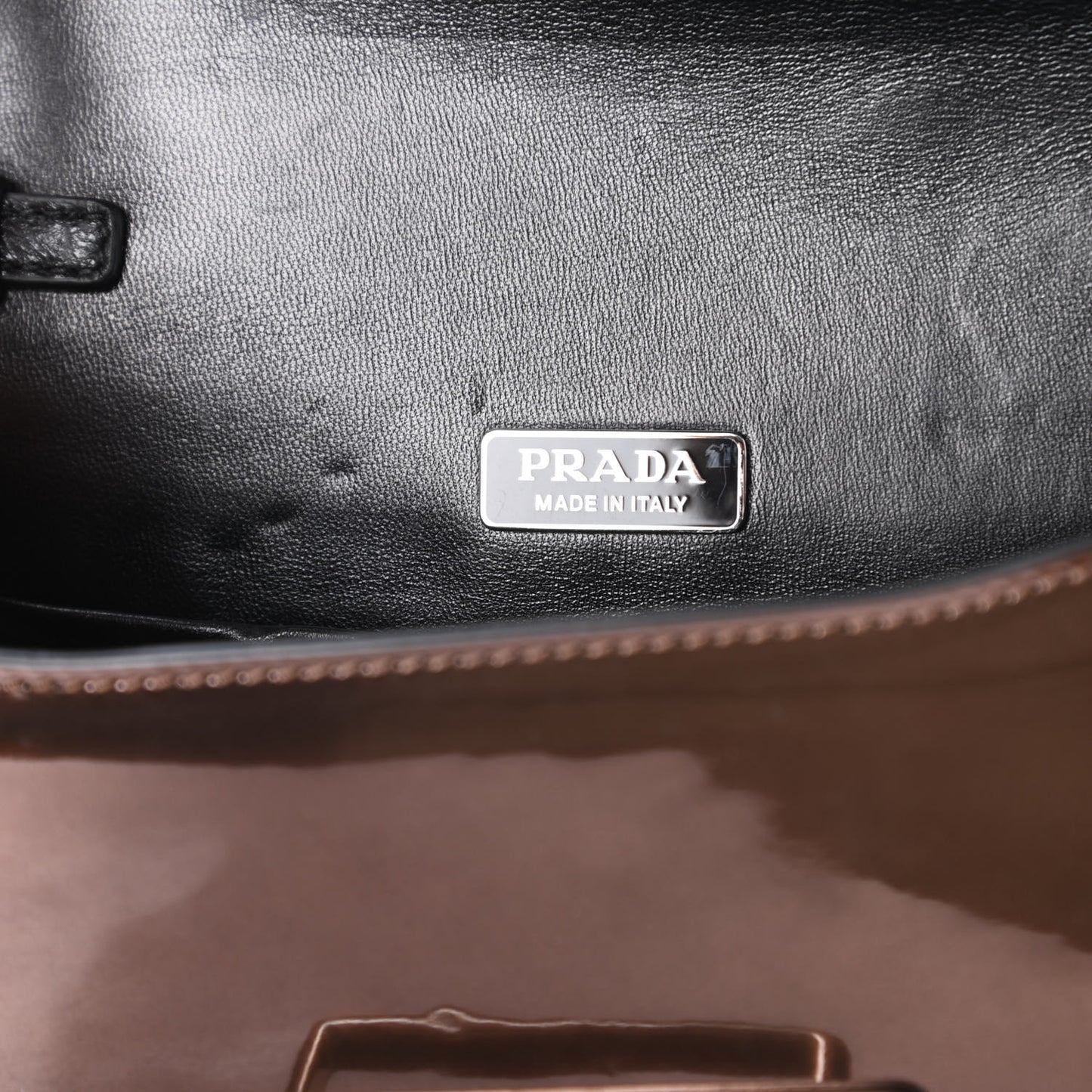 Metallic Vitello Saffiano Cahier Bag Cammeo Black