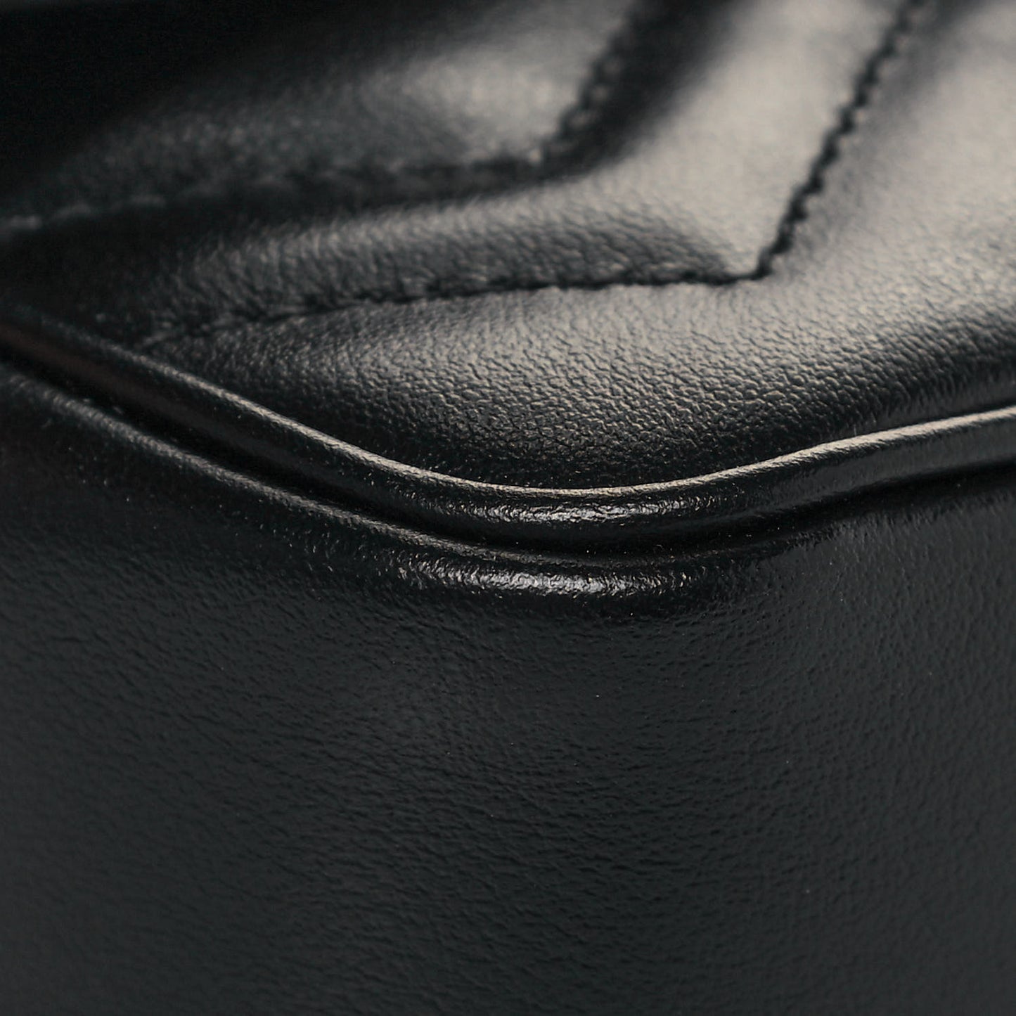 Calfskin Matelasse Super Mini GG Marmont Shoulder Bag Black
