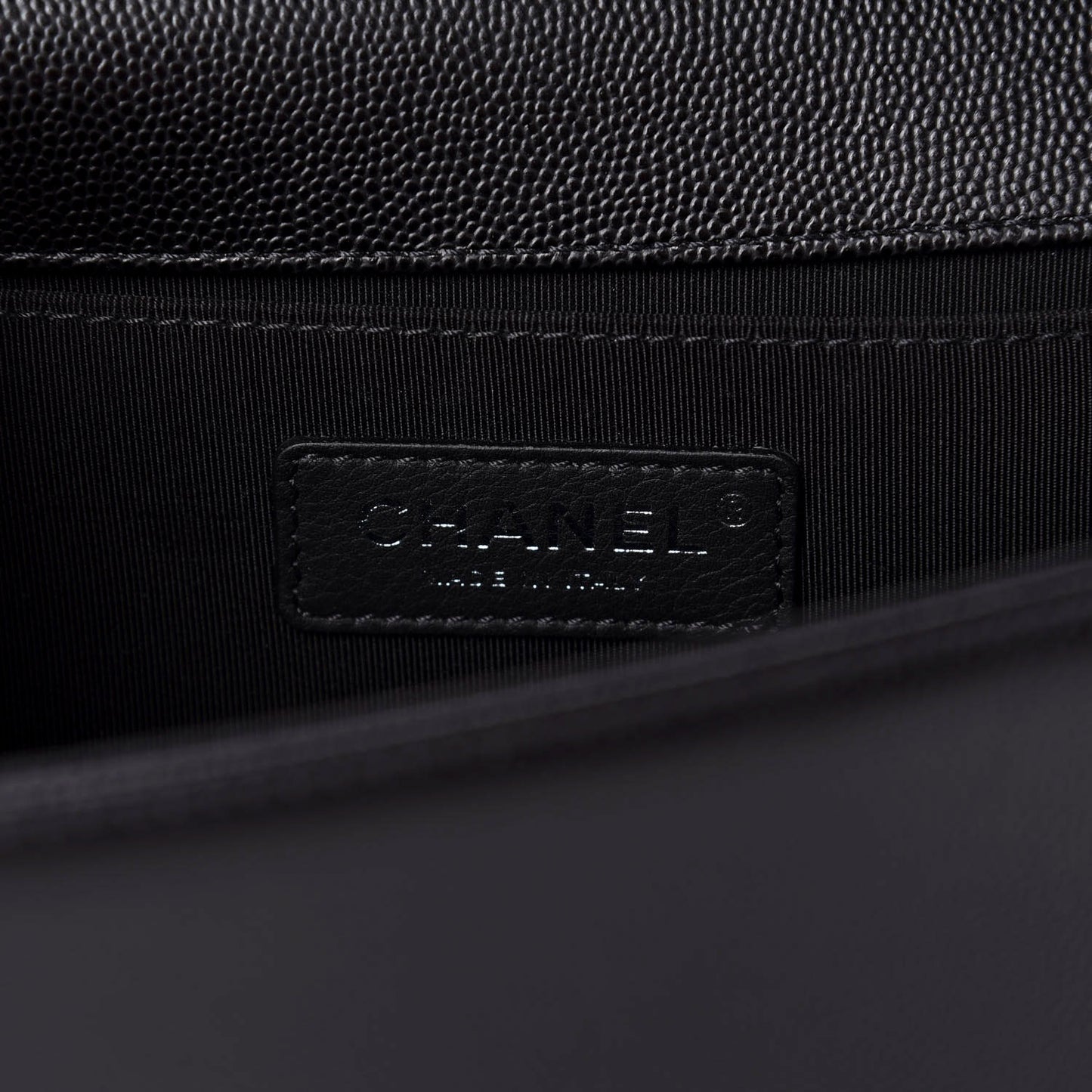 Caviar Quilted Medium Boy Flap Black