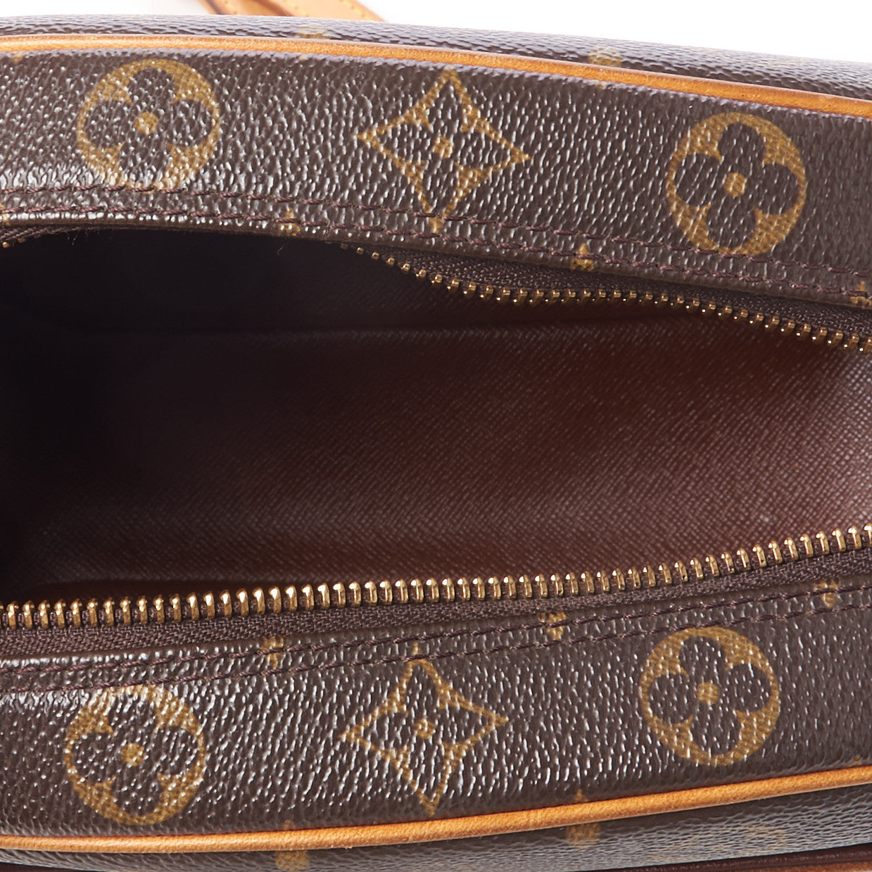 Louis Vuitton Monogram Blois 7 of 8
