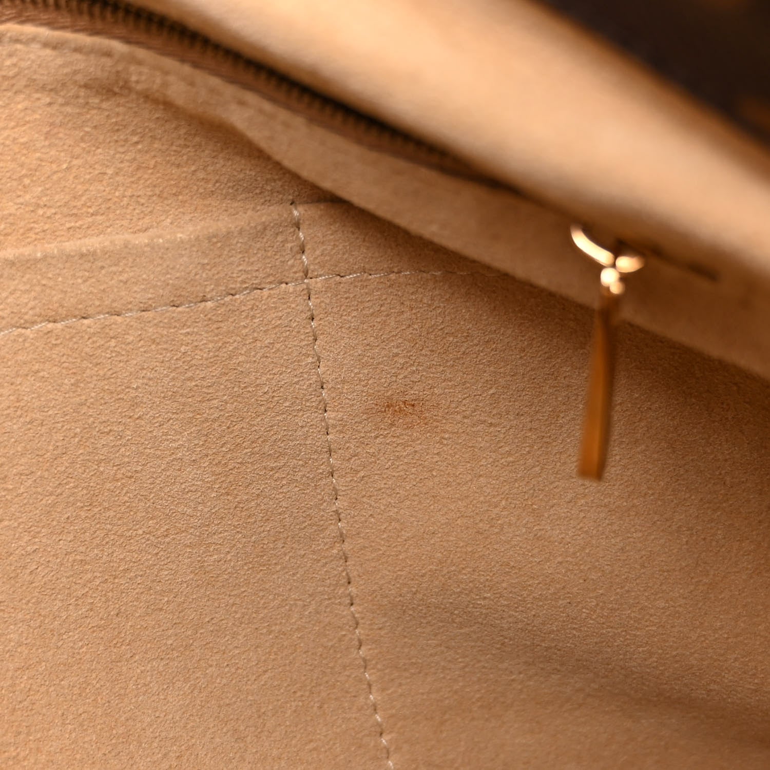Louis Vuitton Monogram Artsy MM 13 of 18