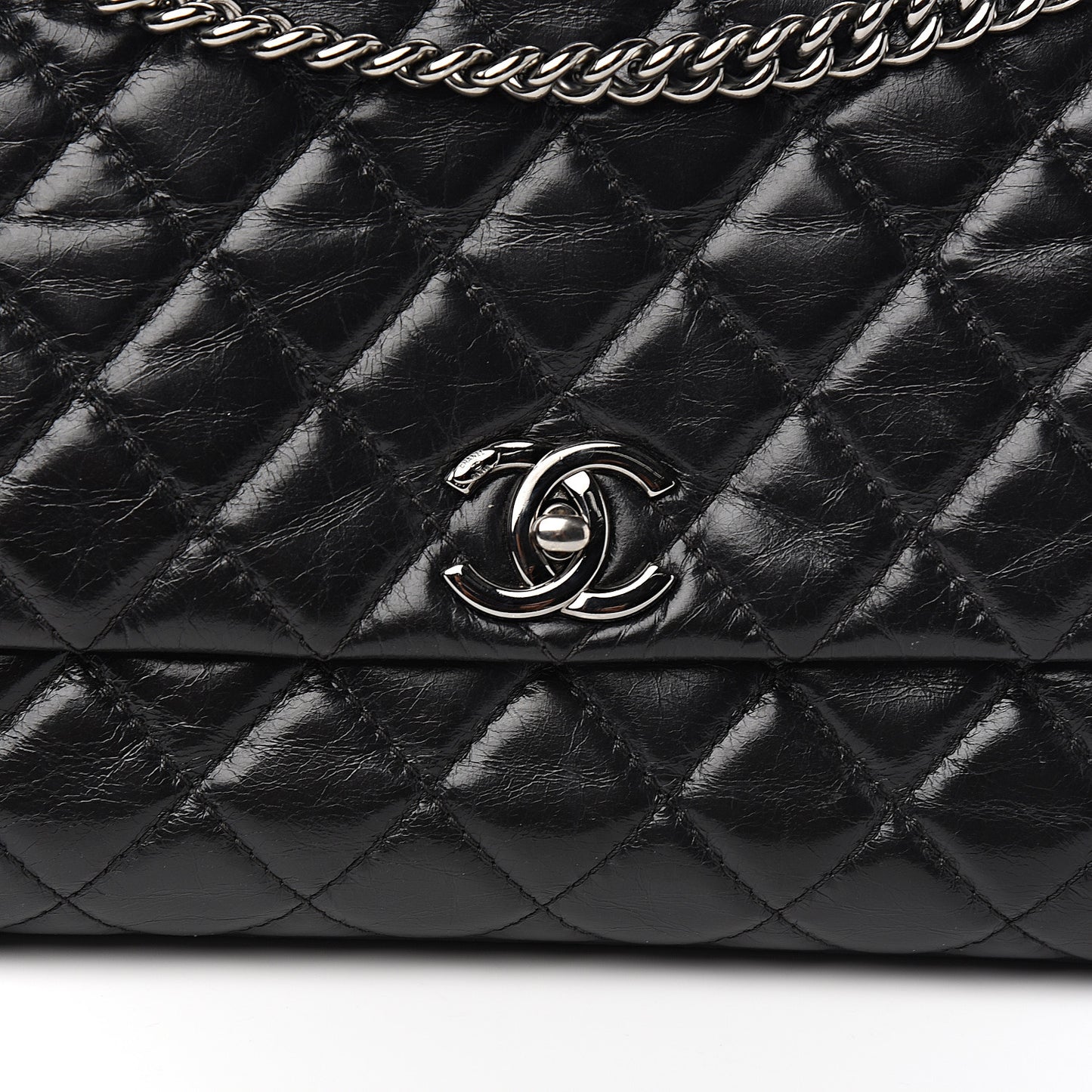 Shiny Crumpled Calfskin Quilted Medium Lady Pearly Flap Black