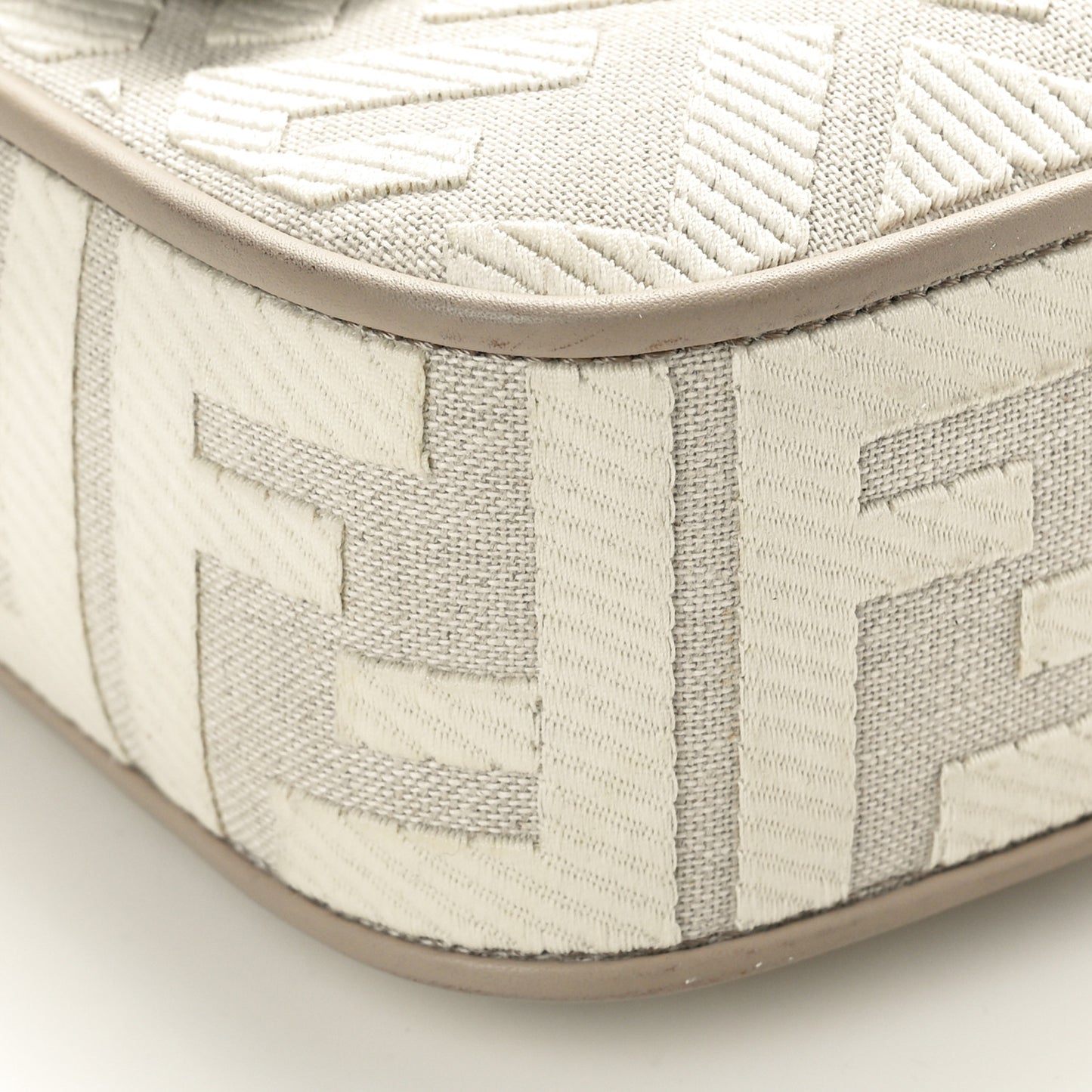 Canvas Vitello King FF Embroidered Baguette Grezzo White Nuvola